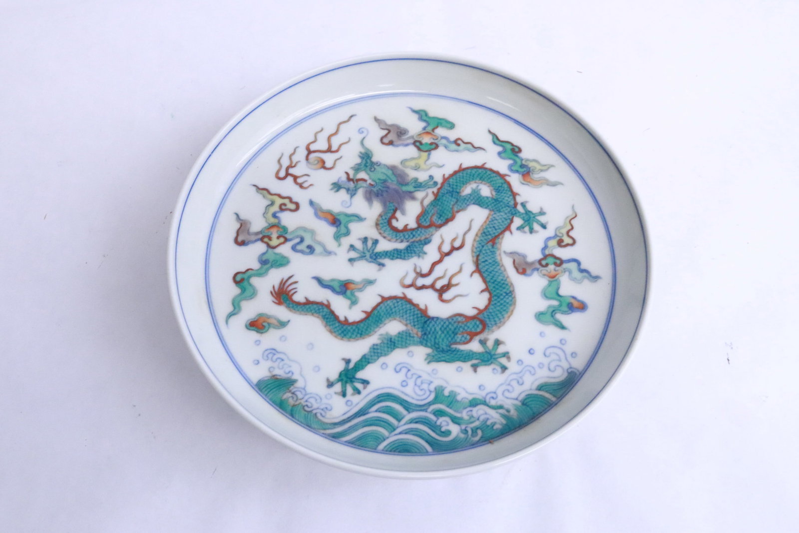 Fine doucai porcelain plate: Fine doucai porcelain plate, 1.4"x6.7"dia