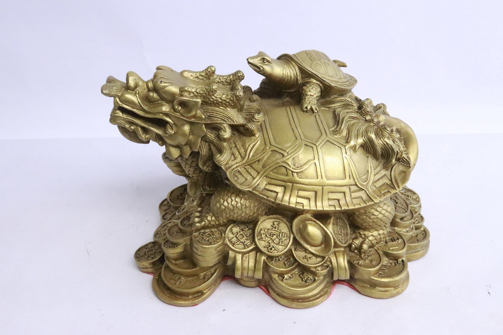 A metal sculpture of qilin: A metal sculpture of qilin, 4.8"H