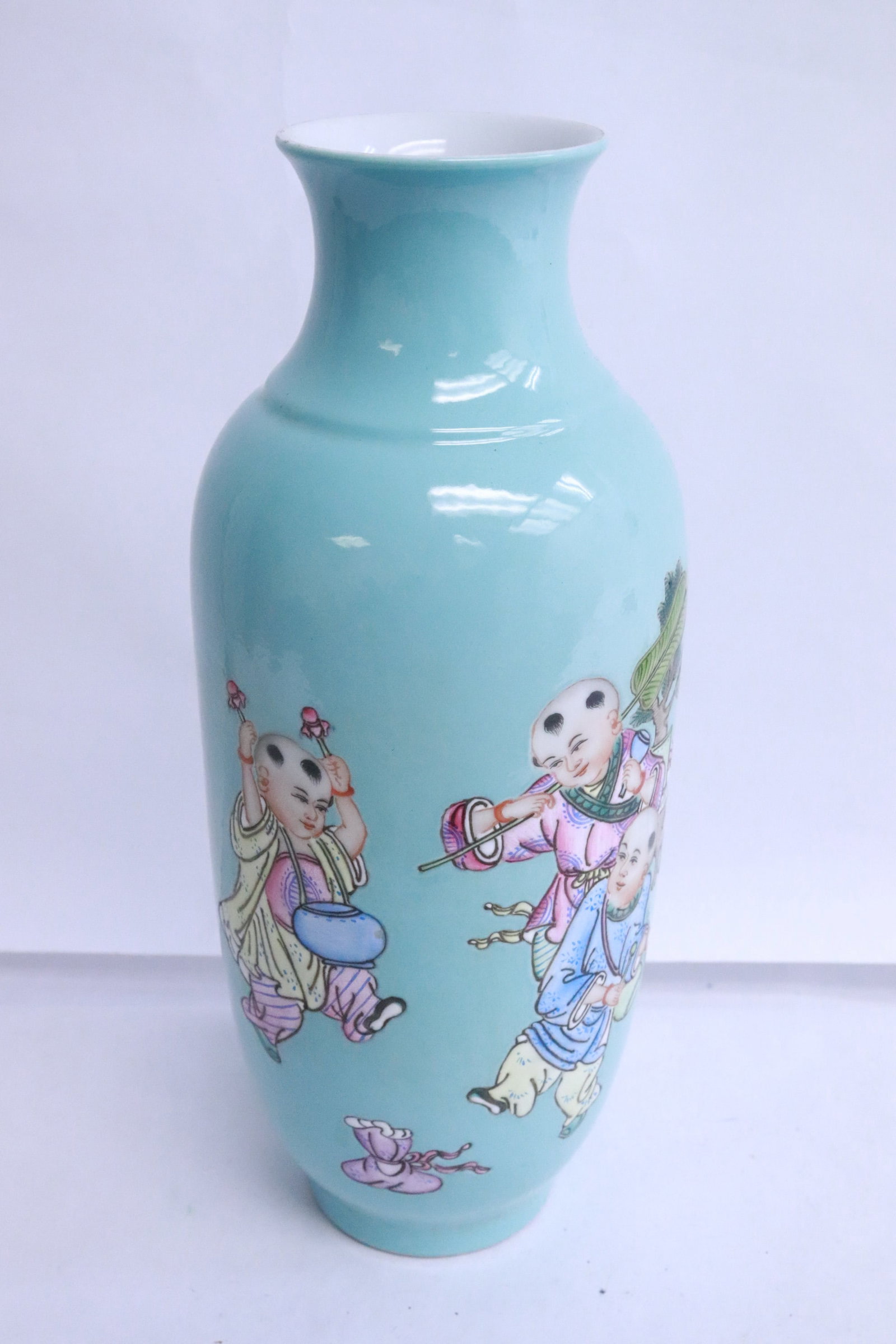 Chinese sky blue background famille rose vase: Beautiful Chinese sky blue background famille rose vase, 10.1"x4.15"dia