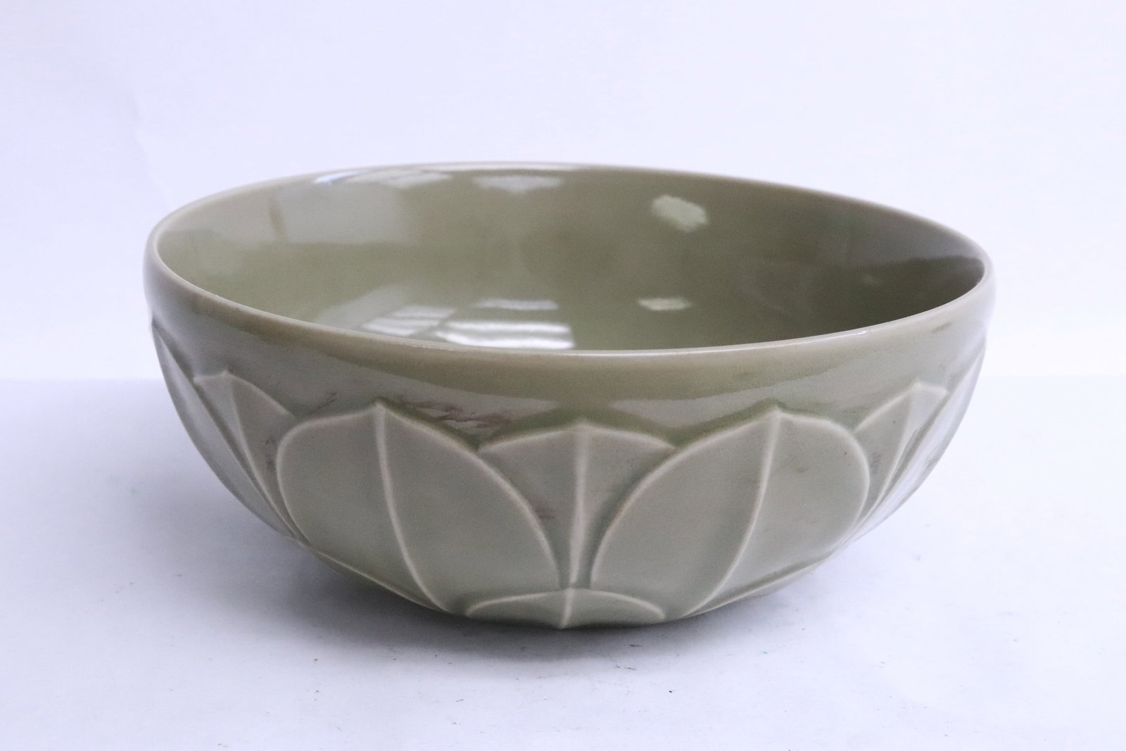 A celadon porcelain bowl (1 of 5)