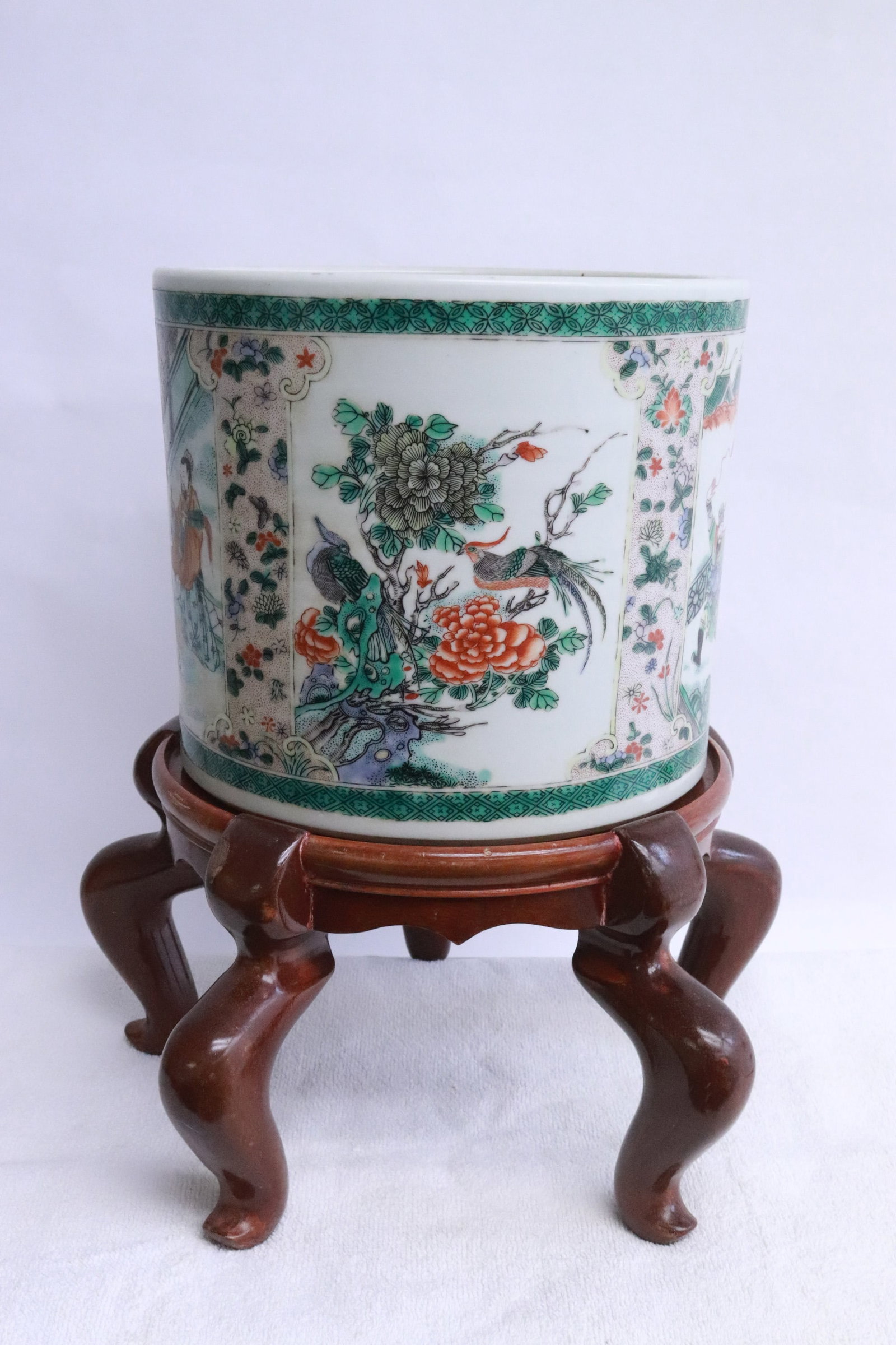Unusually large famille rose brush holder: Unusually large famille rose porcelain brush holder, 7.65"x8.7"dia