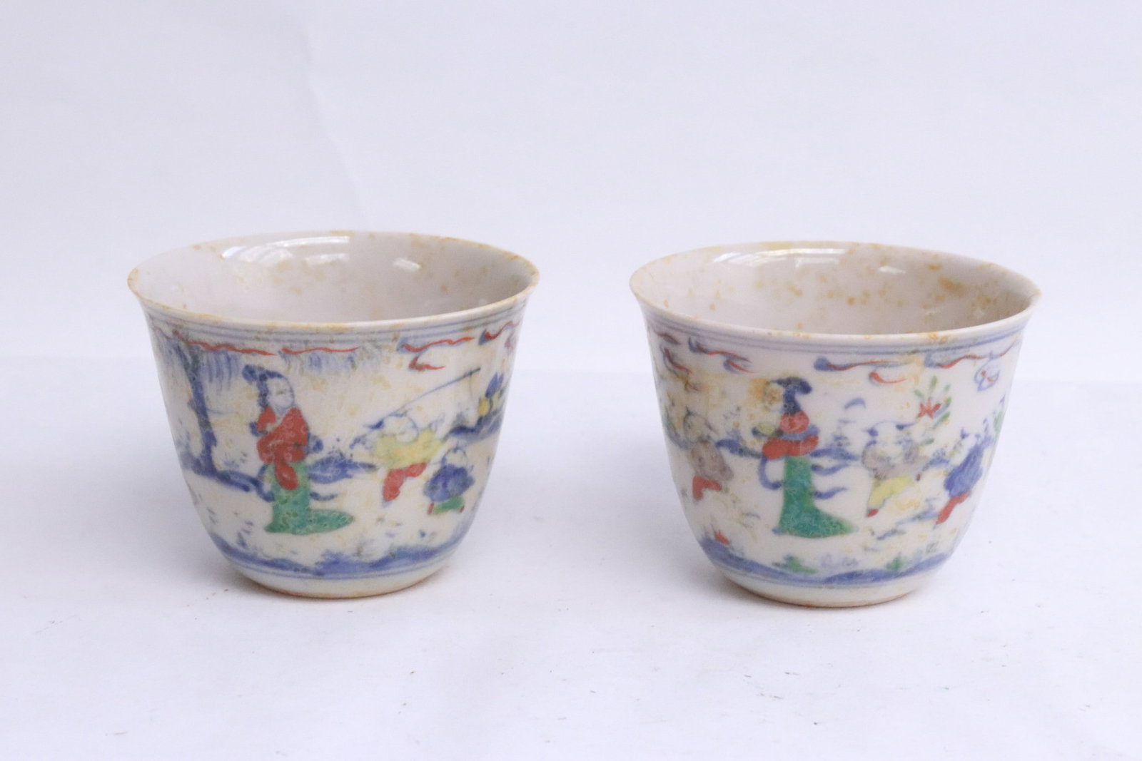 Pair wucai porcelain tea cups: Pair wucai porcelain tea cups, 2.18"x2.8"dia ea