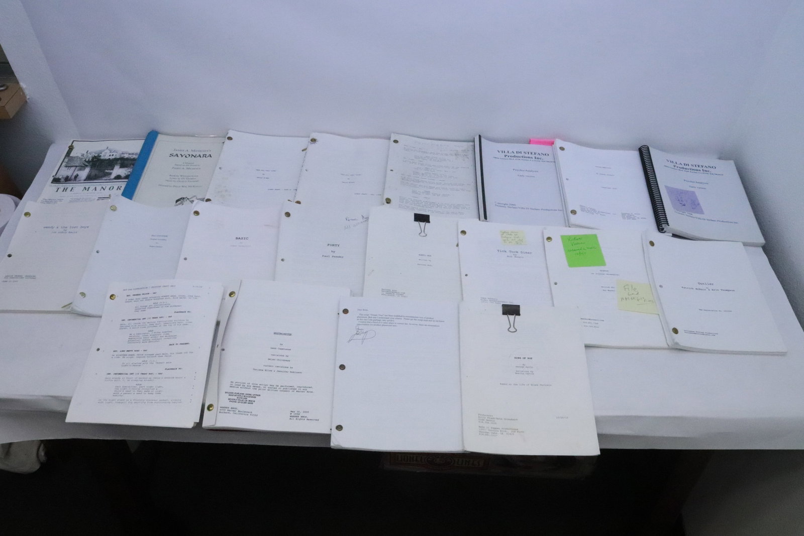 Approx. 20 movie scripts (1 of 10)
