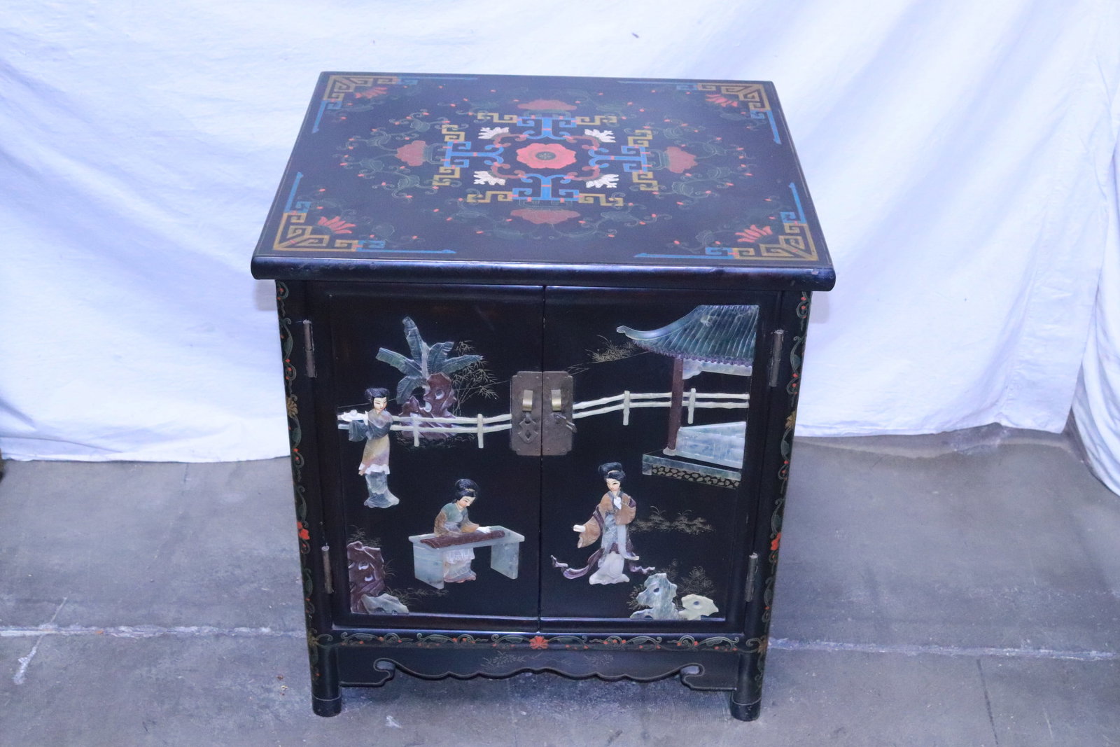 Chinese painted lacquer cabinet with stone overlay: Beautiful Chinese painted lacquer cabinet with stone overlay, 23.7"x21.6"x18.8"