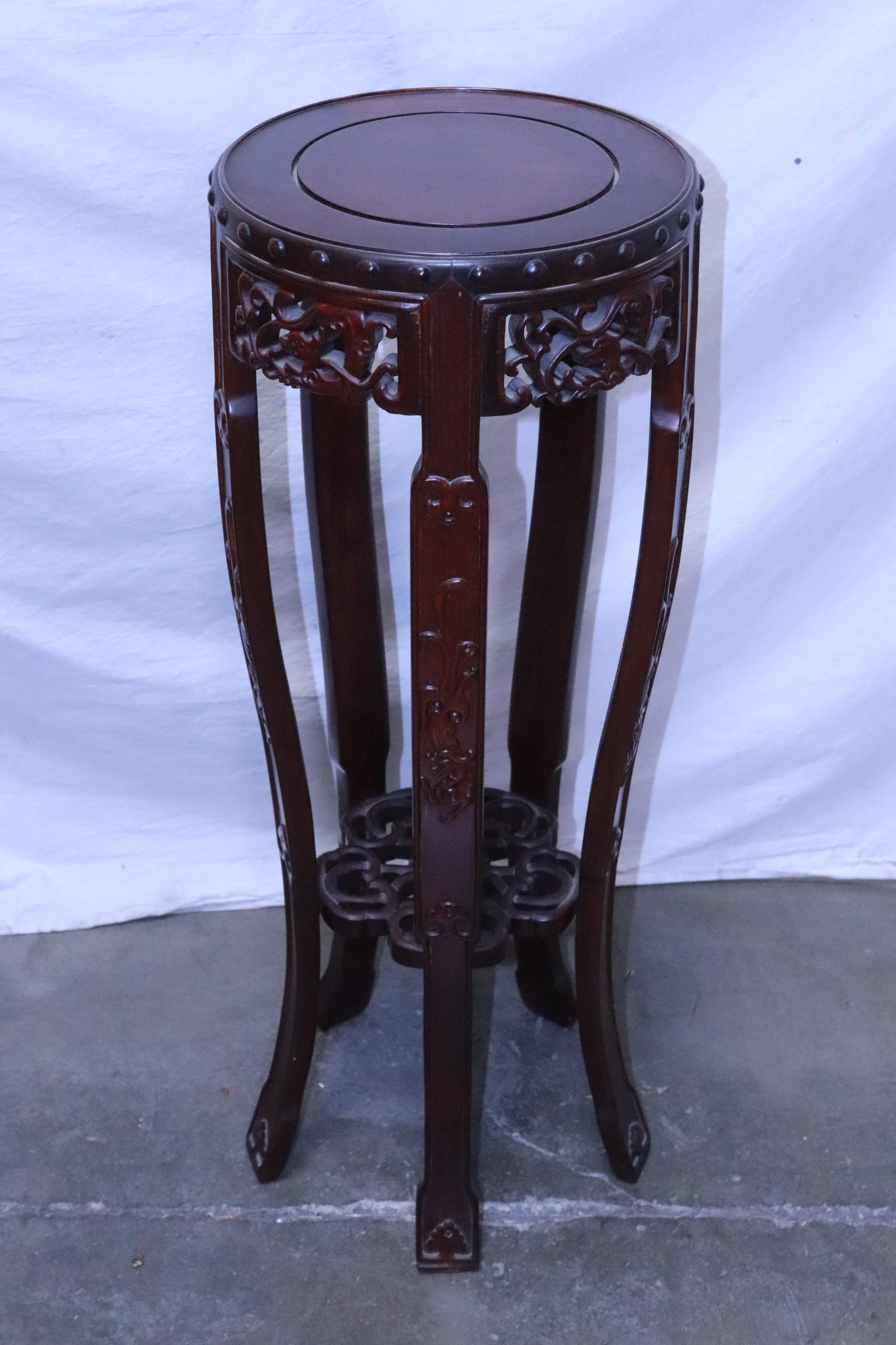 Fine rosewood round pedestal stand: Fine rosewood round pedestal stand, 33.1"x12.75"dia