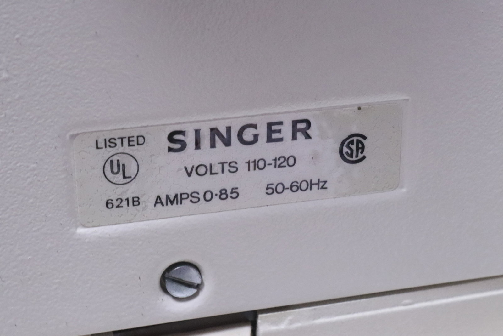A Singer tabletop sewing machine - 6