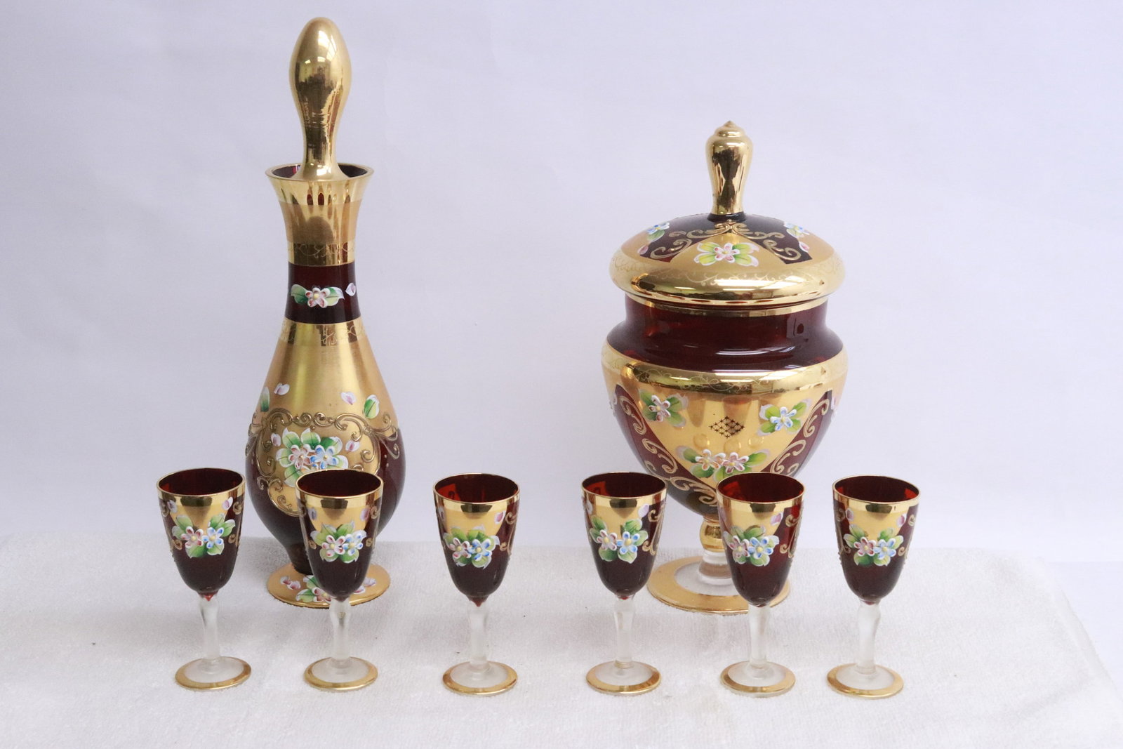 8 pieces bohemian glass decanter set: 8 pieces bohemian glass decanter set, 3.98"x1.6"dia - 11.8"x3.35"dia