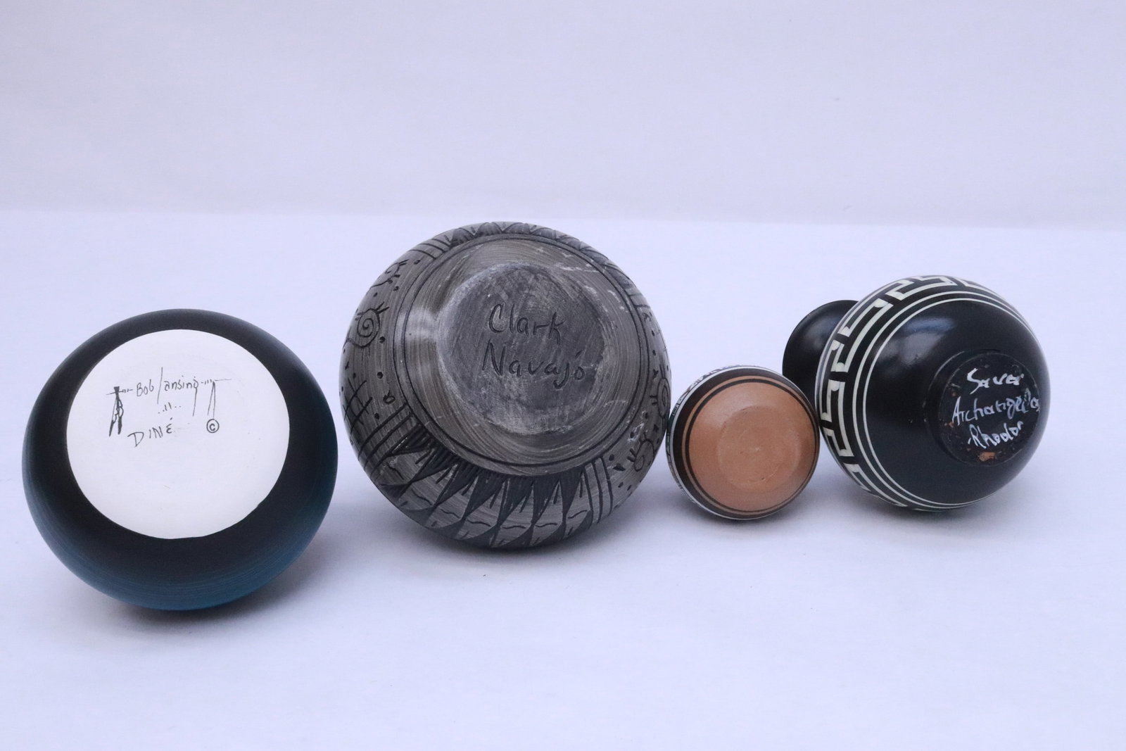 4 Navajo pottery jars - 10