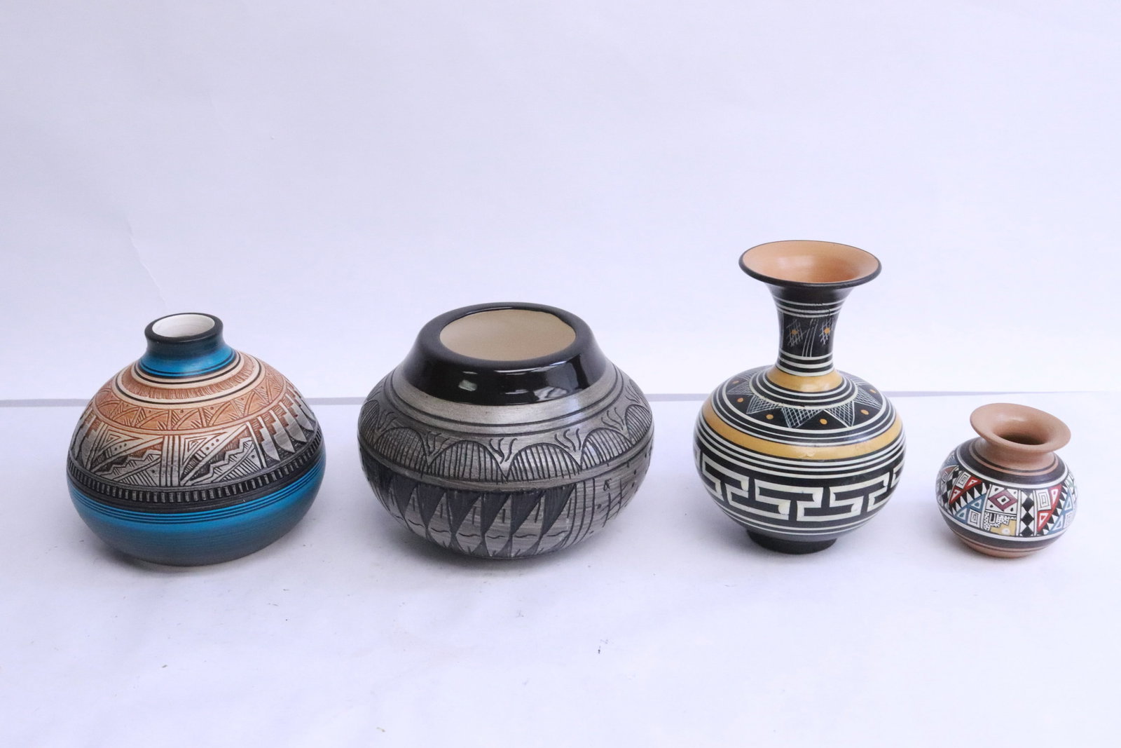 4 Navajo pottery jars (1 of 10)