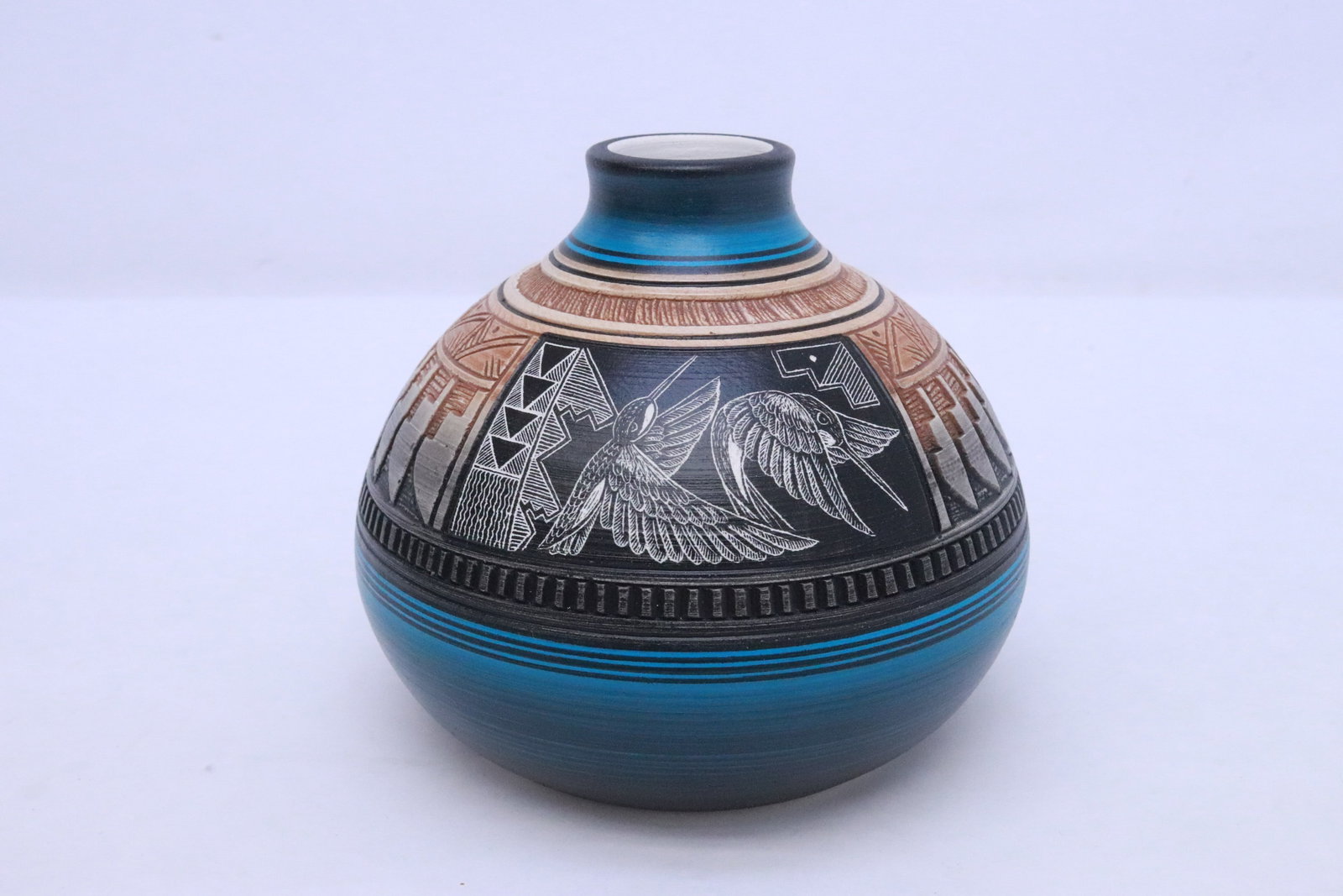 4 Navajo pottery jars - 5
