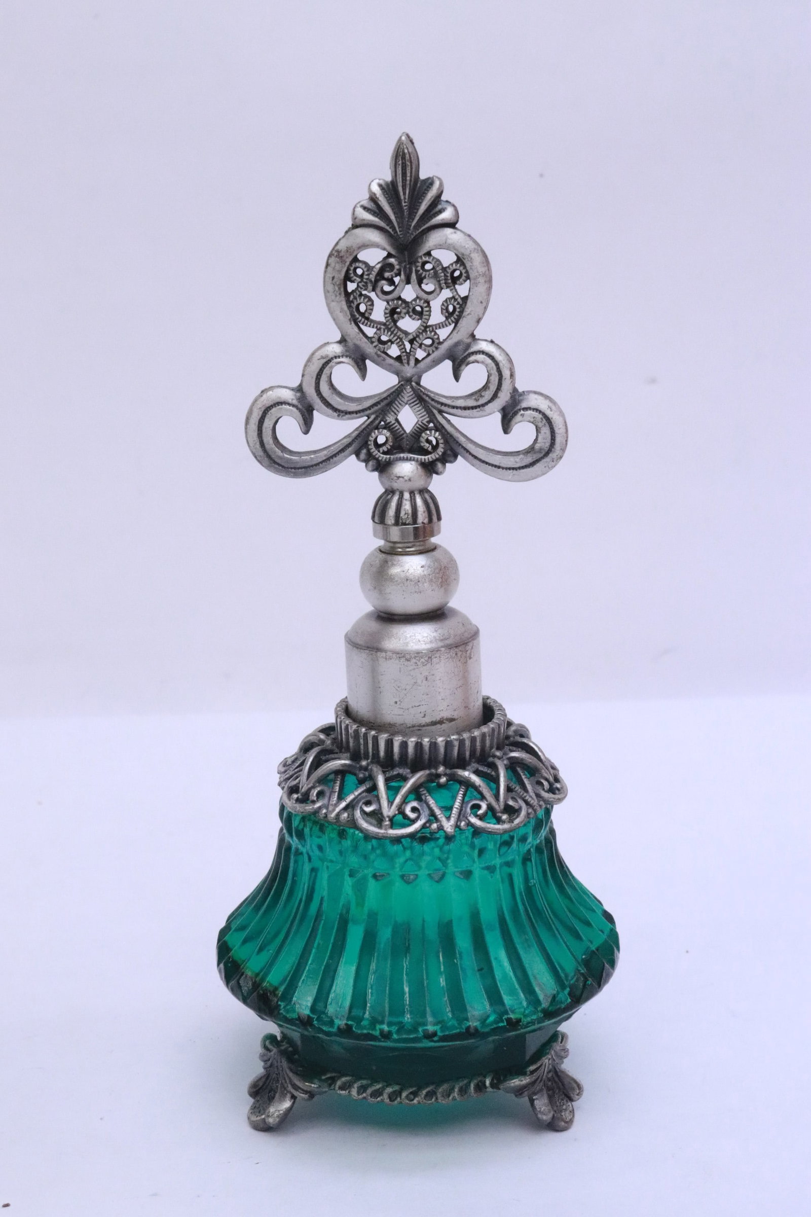 6 fancy perfume bottles - 6
