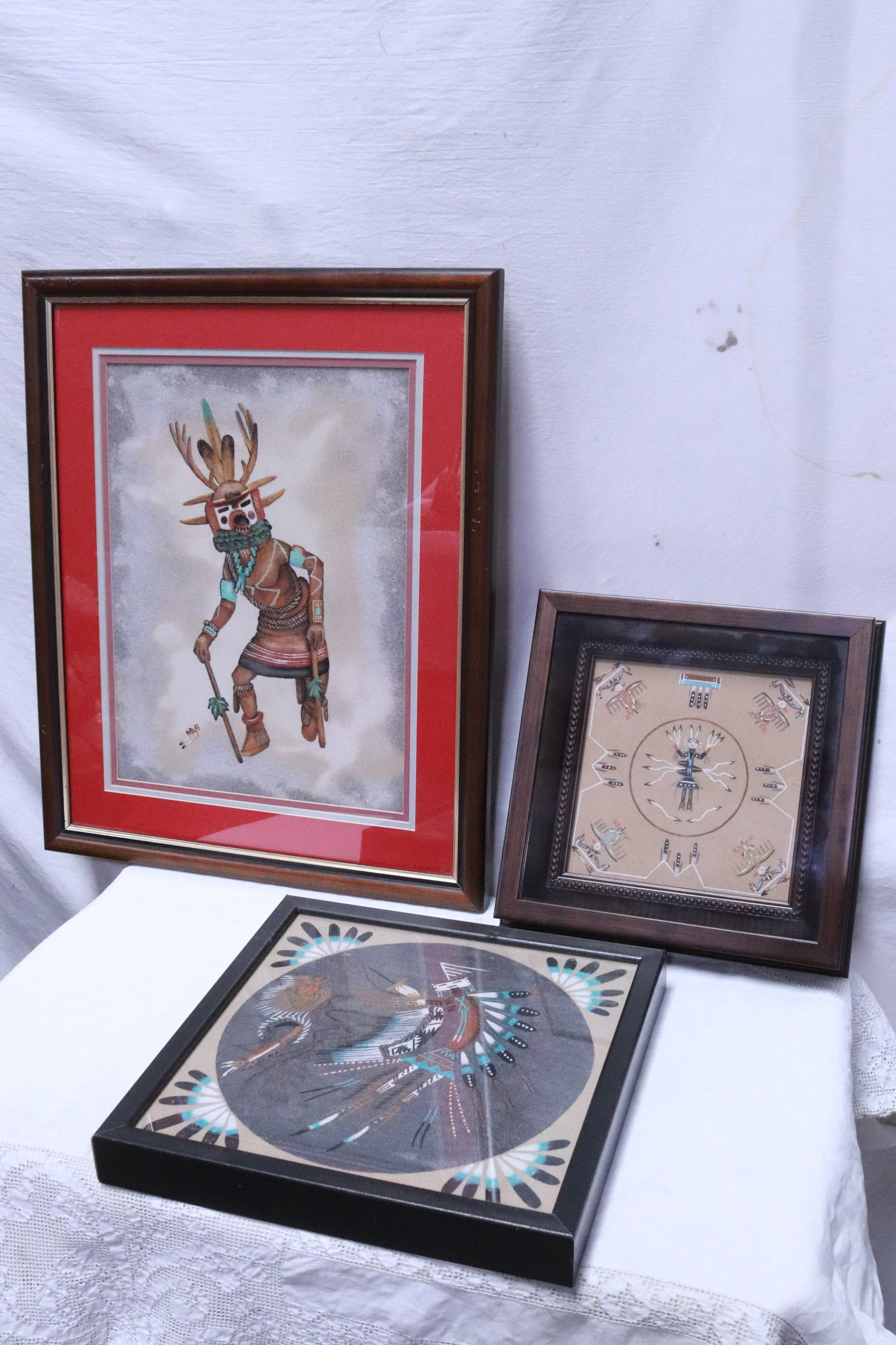 3 framed Indian sand paintings: 3 framed Indian sand paintings, 7.4"x7.35" (F:11.75"x11.75"x2.2") - 15.5"x11.6" (F:21.9"x17.9"x1")
