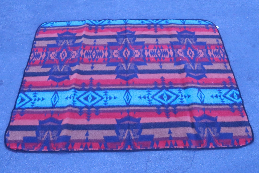 A Pendleton style blanket: A Pendleton style blanket, 62.8"x45.3"