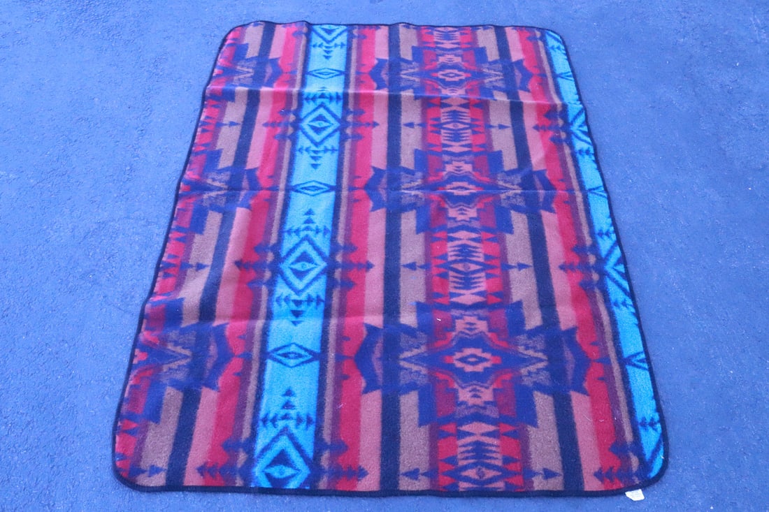 A Pendleton style blanket - 4