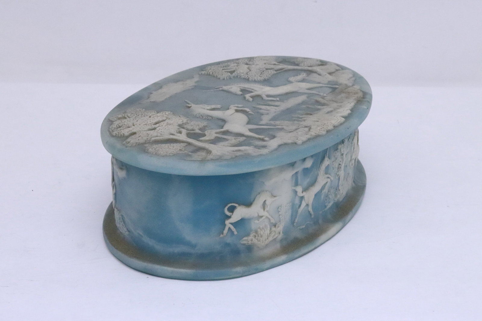 An incolay box with geos inside - 8