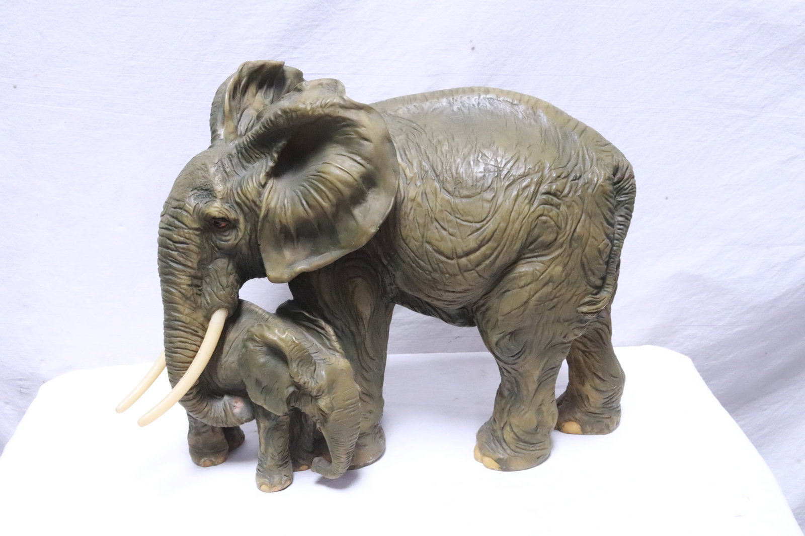 Composition sculpture of elephant group: Composition sculpture of elephant group, 13.8"H