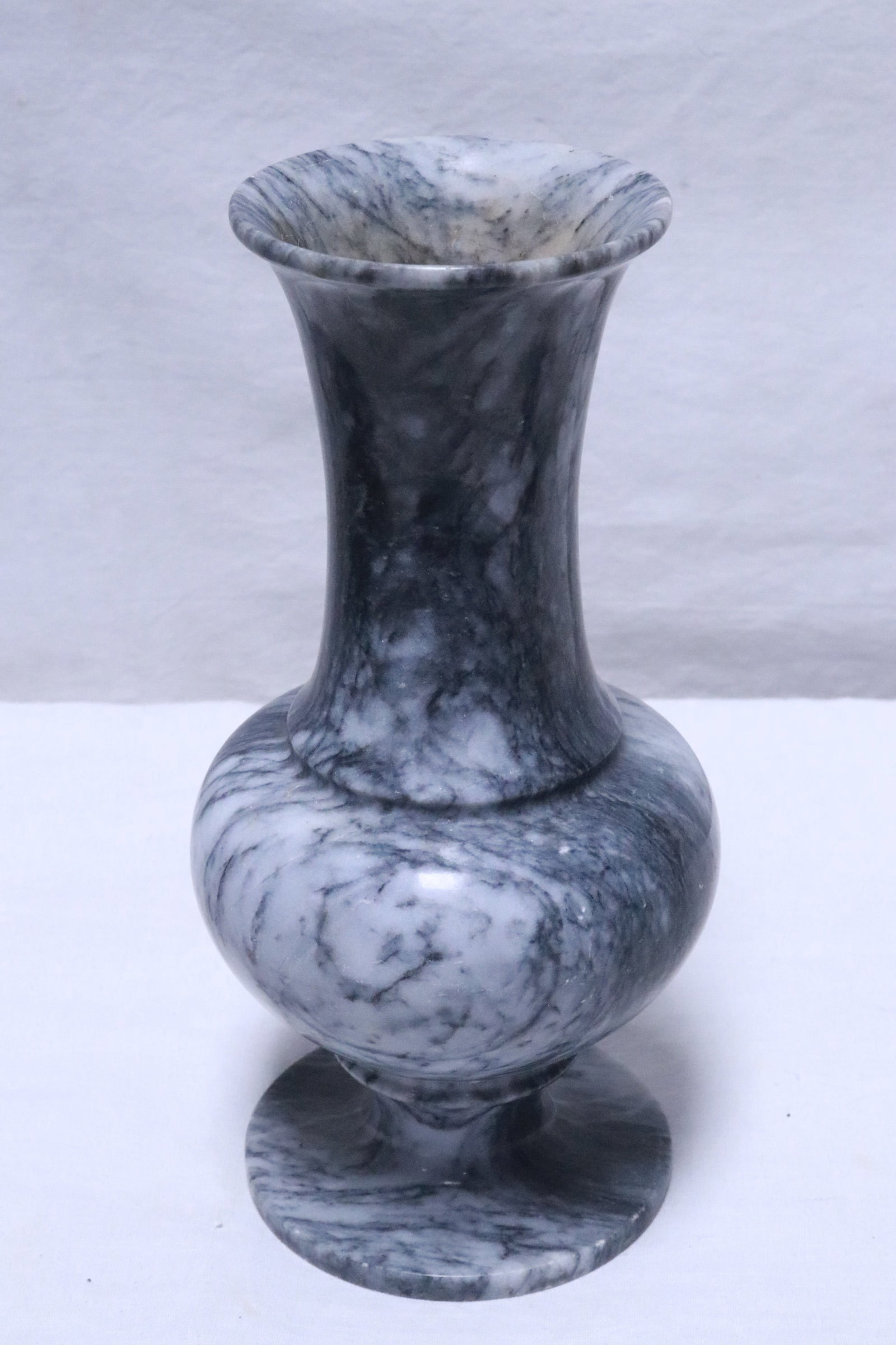 2 carved marble vases - 6
