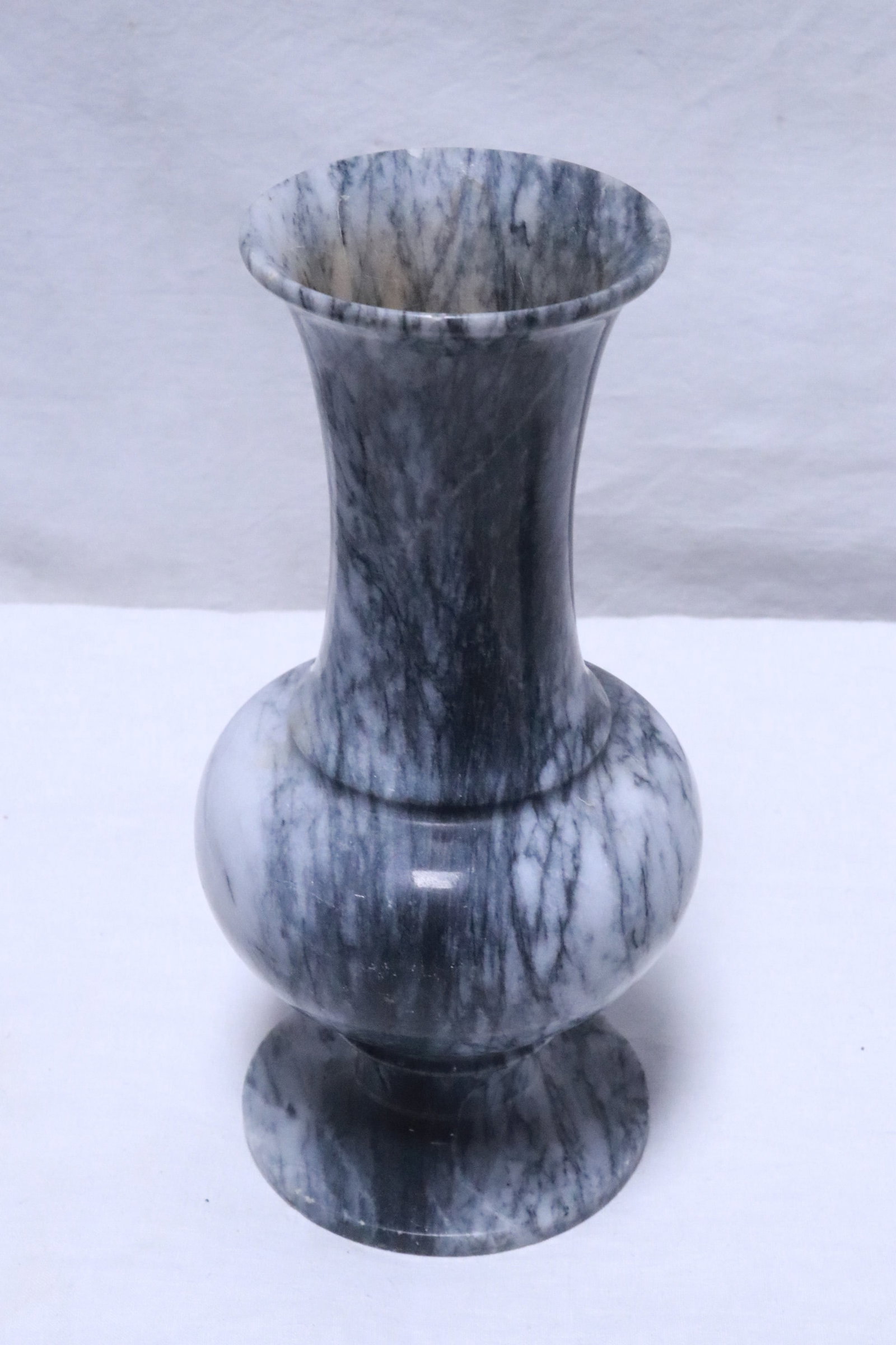 2 carved marble vases - 8