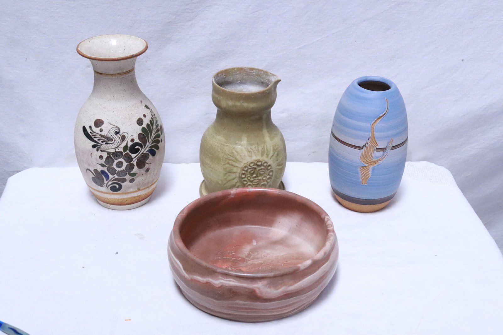 3 pieces signed pottery (1 of 8)