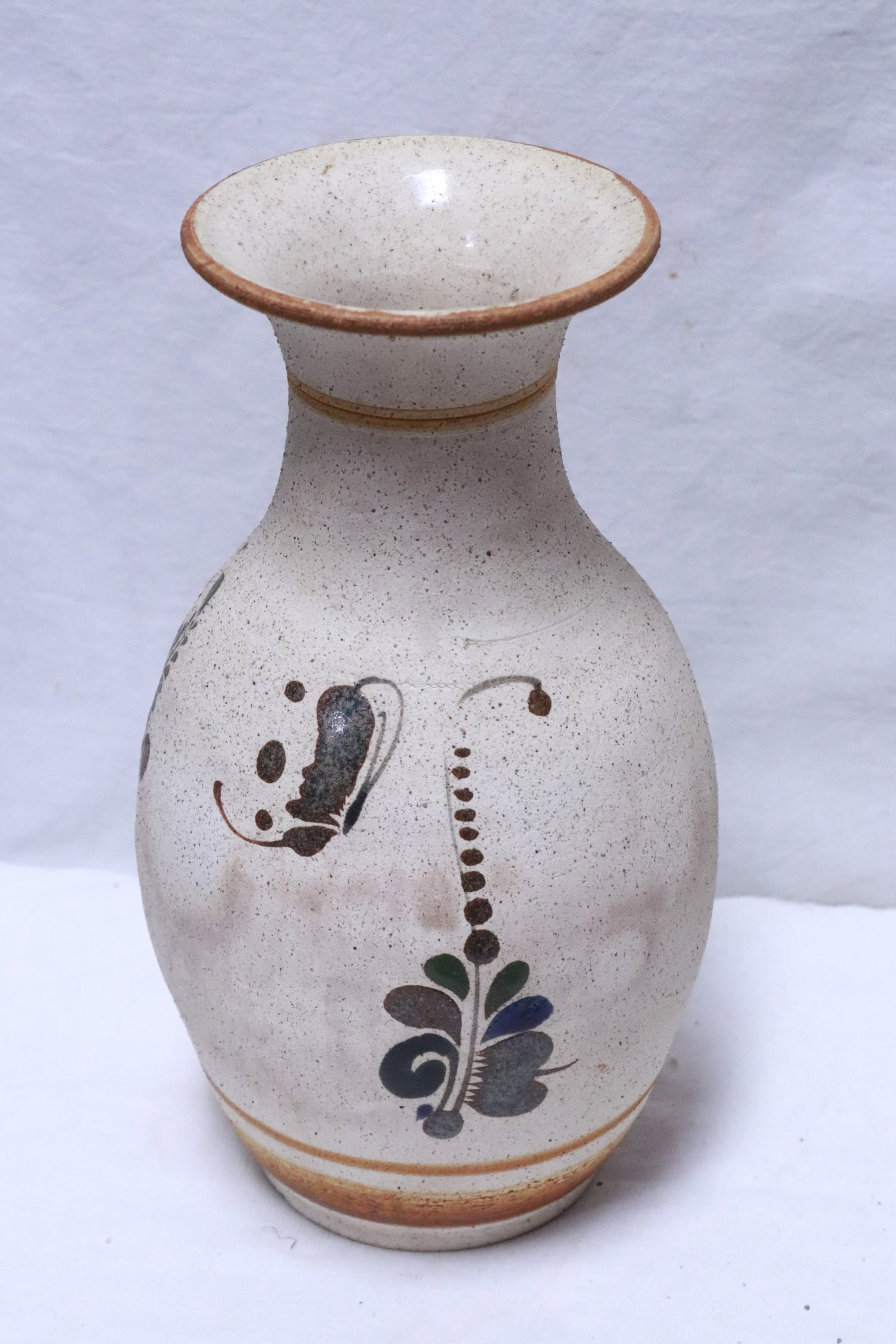 3 pieces signed pottery - 6