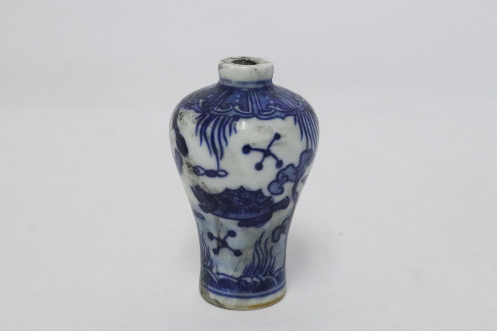 6 Chinese snuff bottles - 6