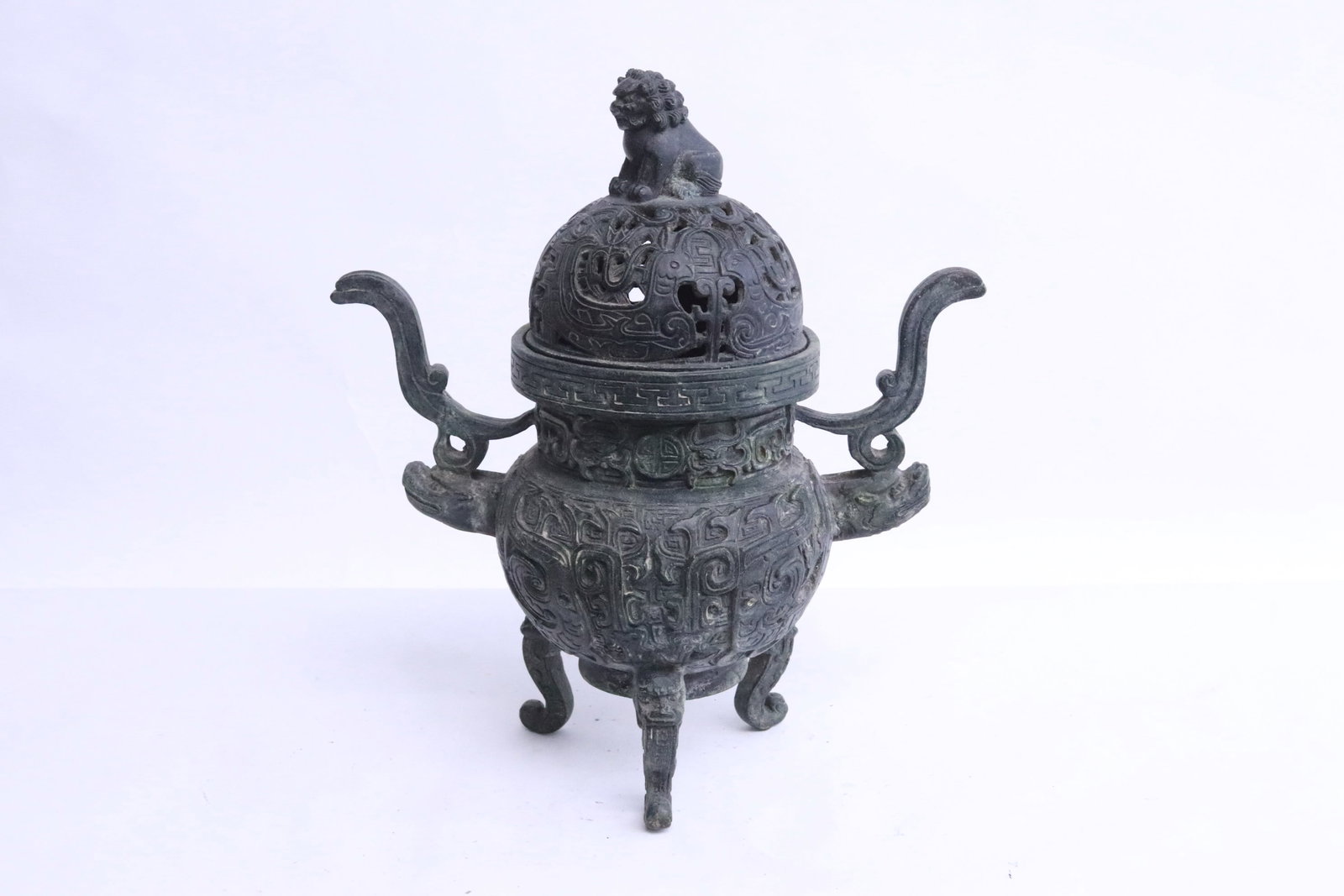 Bronze handled covered censer: Bronze handled covered censer, 8.6"x7.75'x4.1"