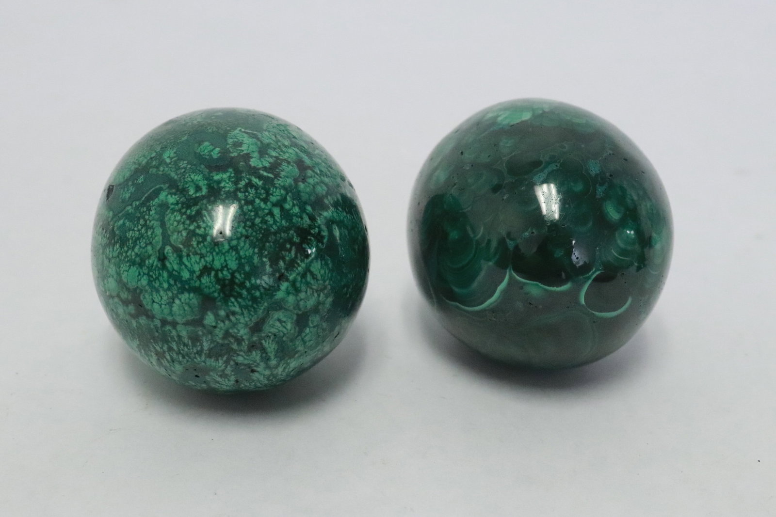 2 malachite eggs - 8