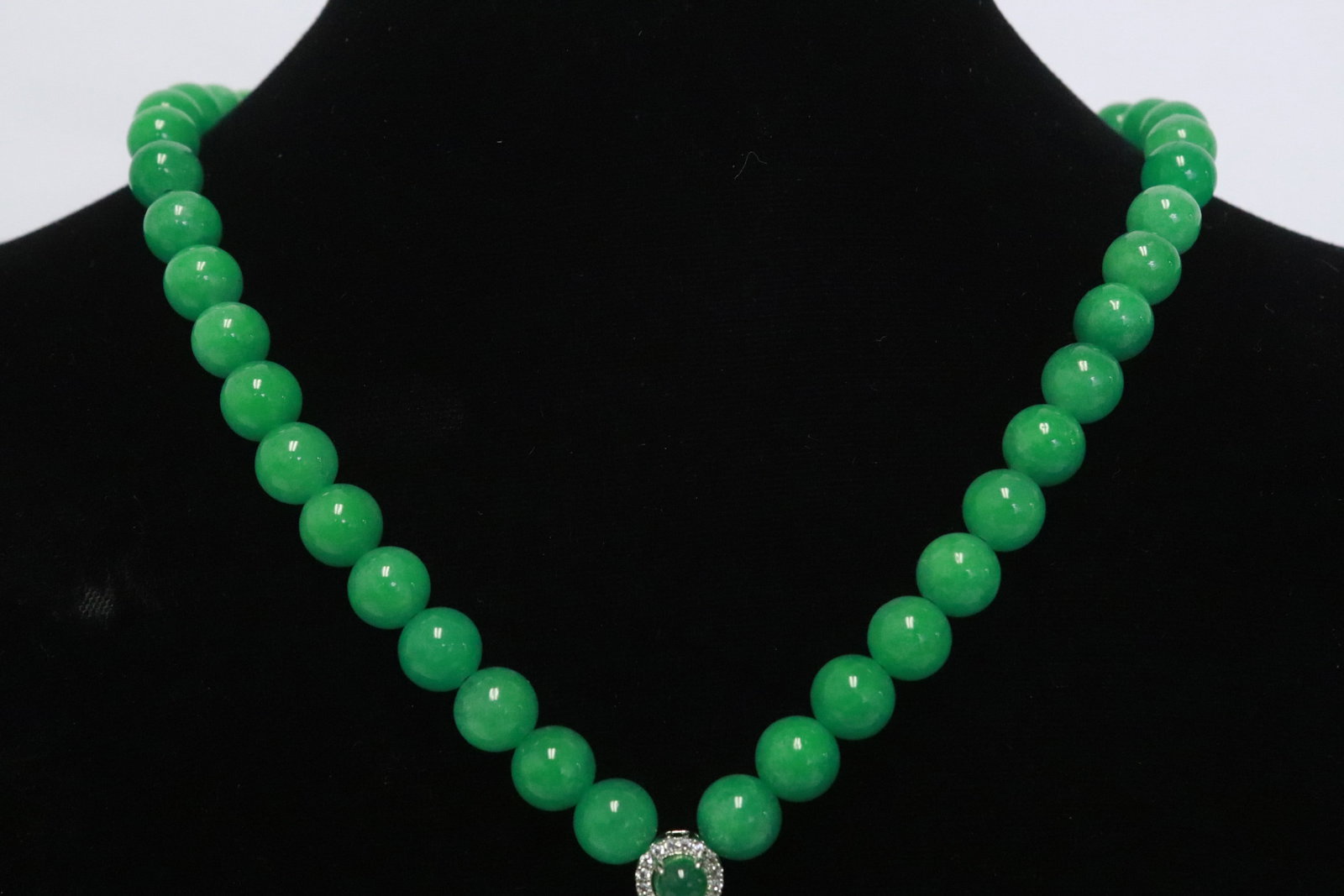 2 jadeite like necklaces - 4