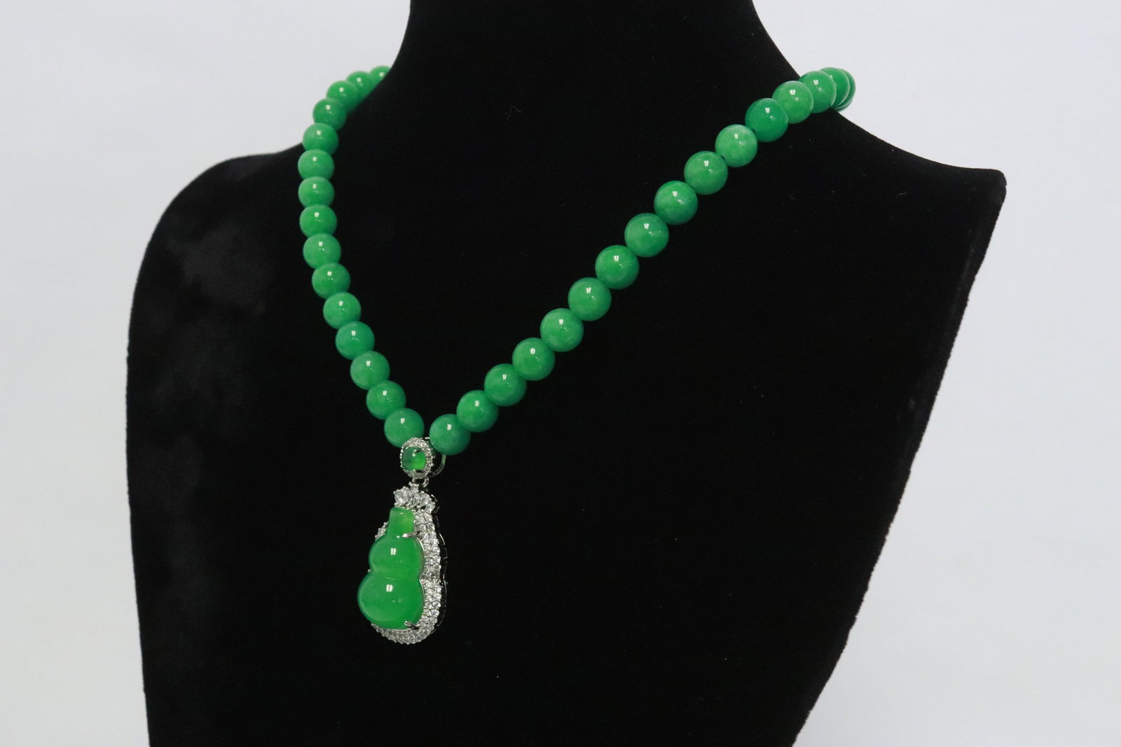 2 jadeite like necklaces - 5