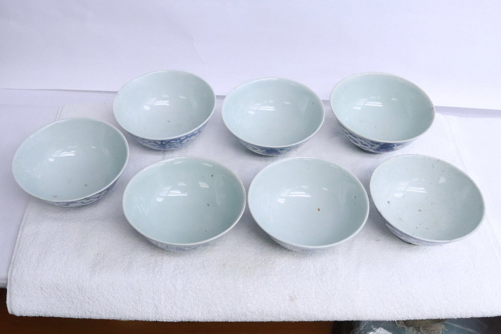 7 Chinese antique blue and white porcelain bowls (1 of 8)
