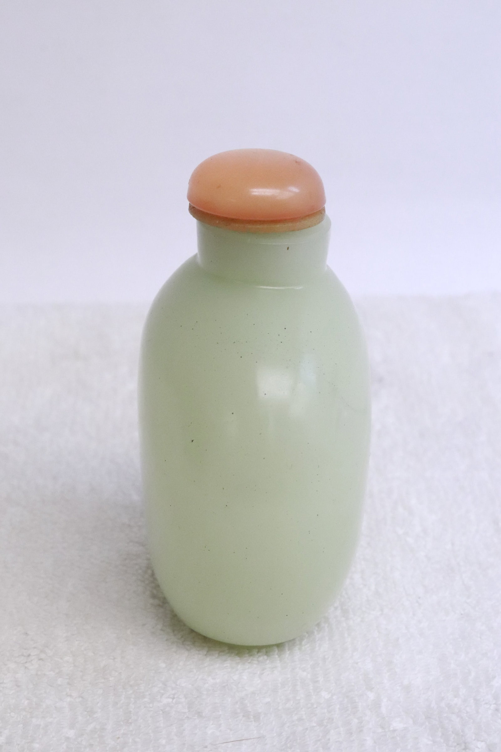 A jade like snuff bottle - 4