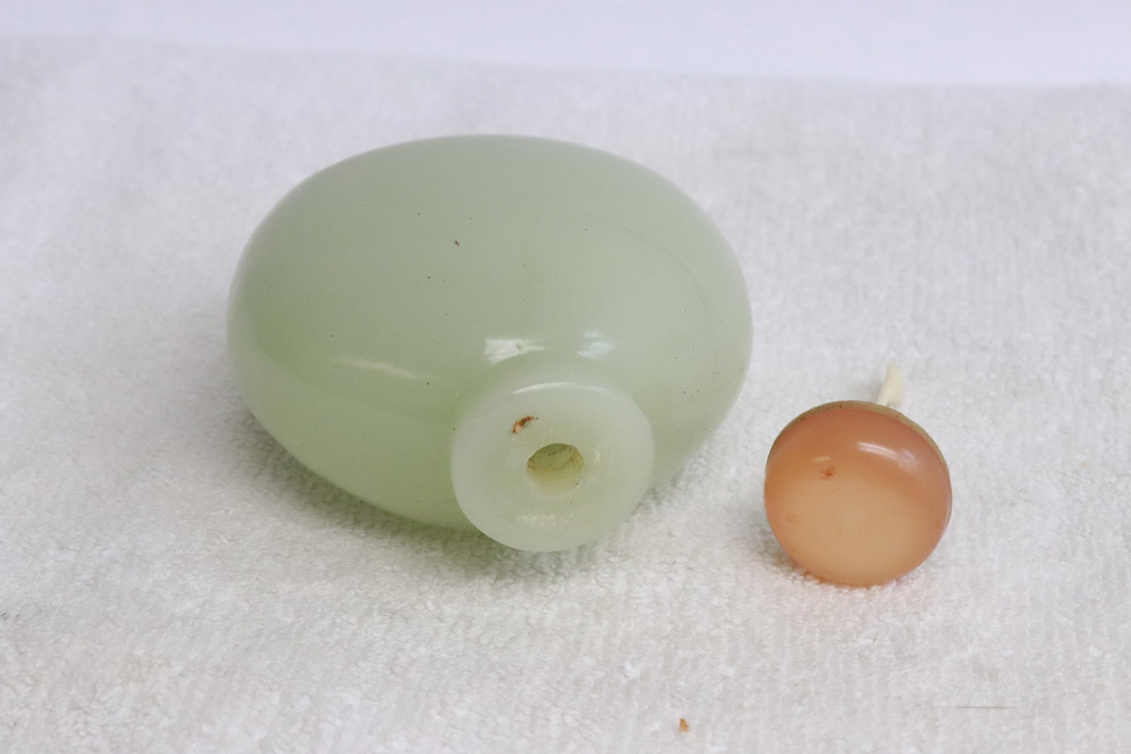 A jade like snuff bottle - 6