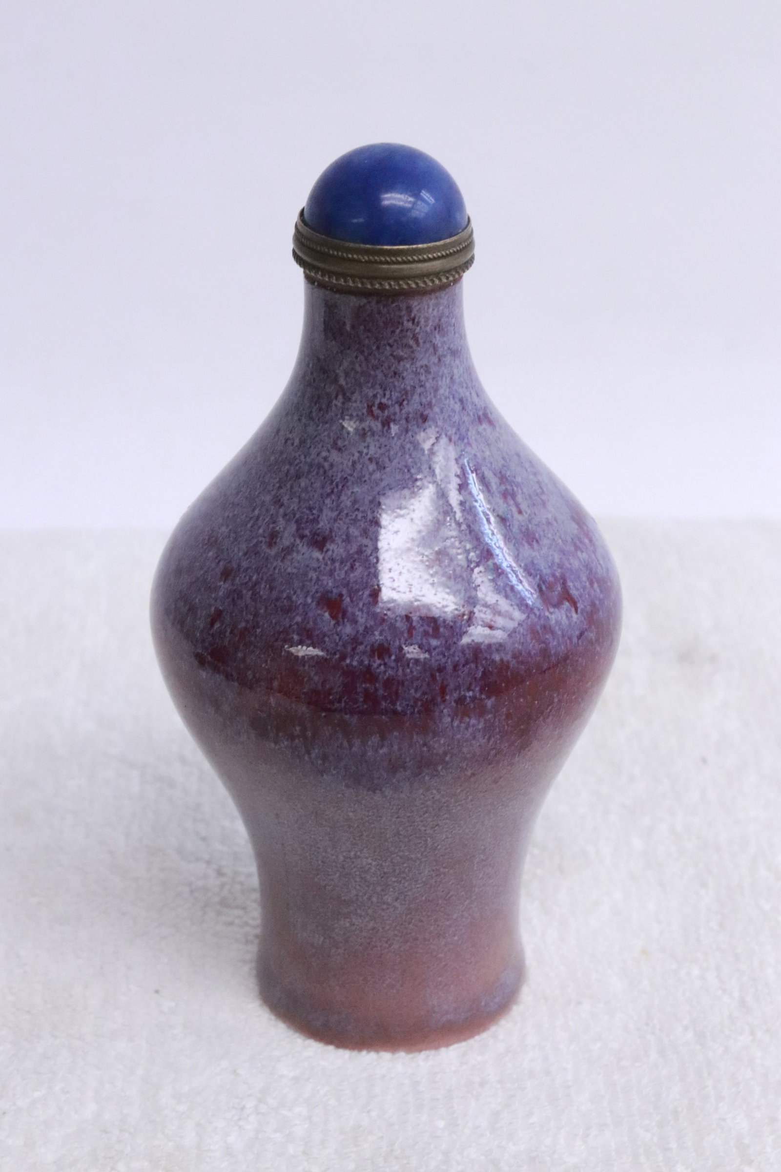 A porcelain snuff bottle - 3