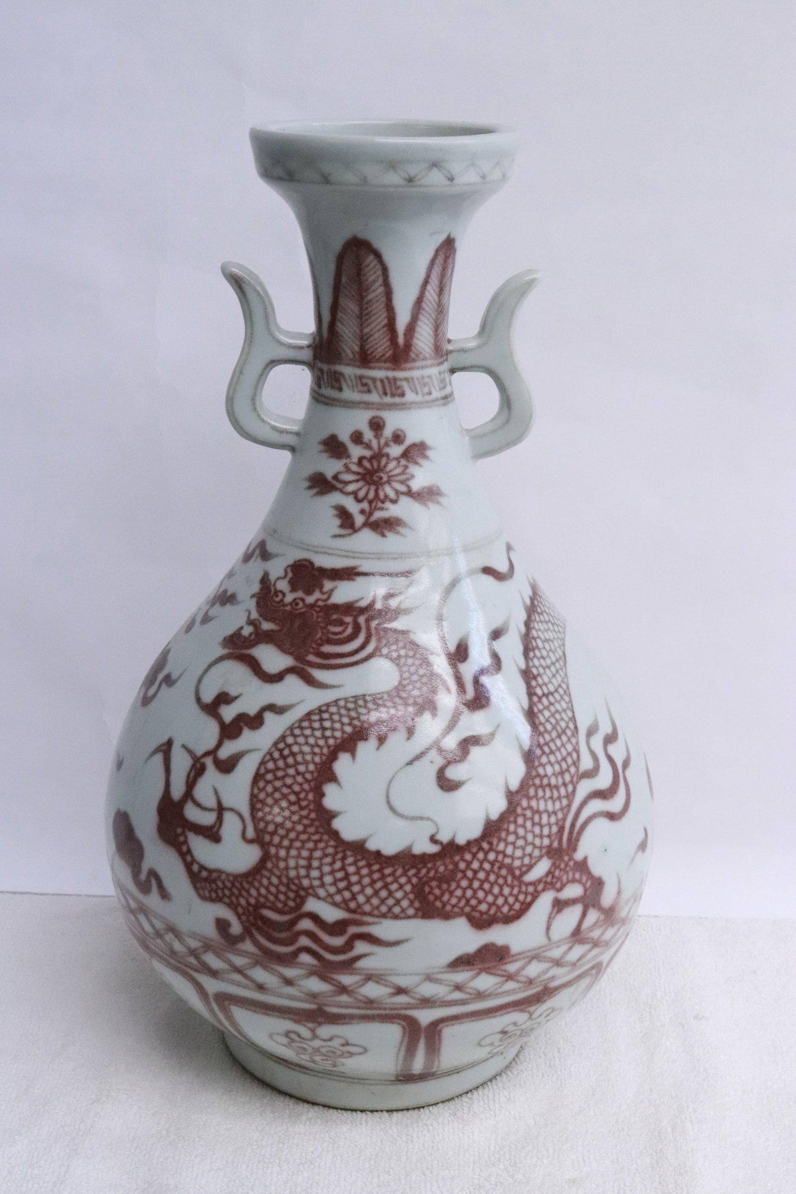 Chinese red and white porcelain handled vase: Chinese red and white porcelain handled vase, 13.3"x7.9"dia