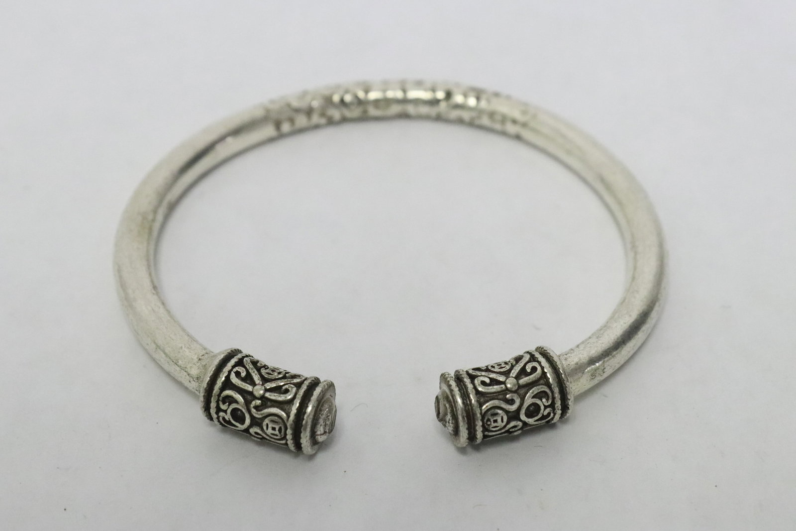 6 white metal bangles - 7