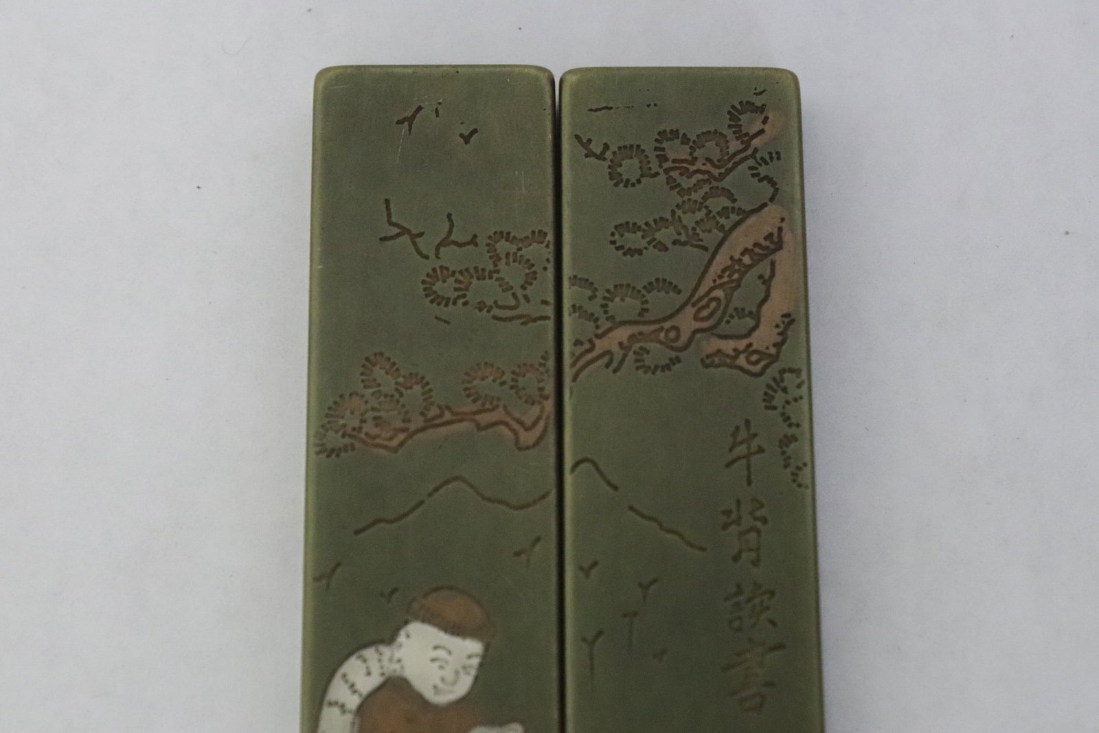 2 pairs bronze scroll weights - 4