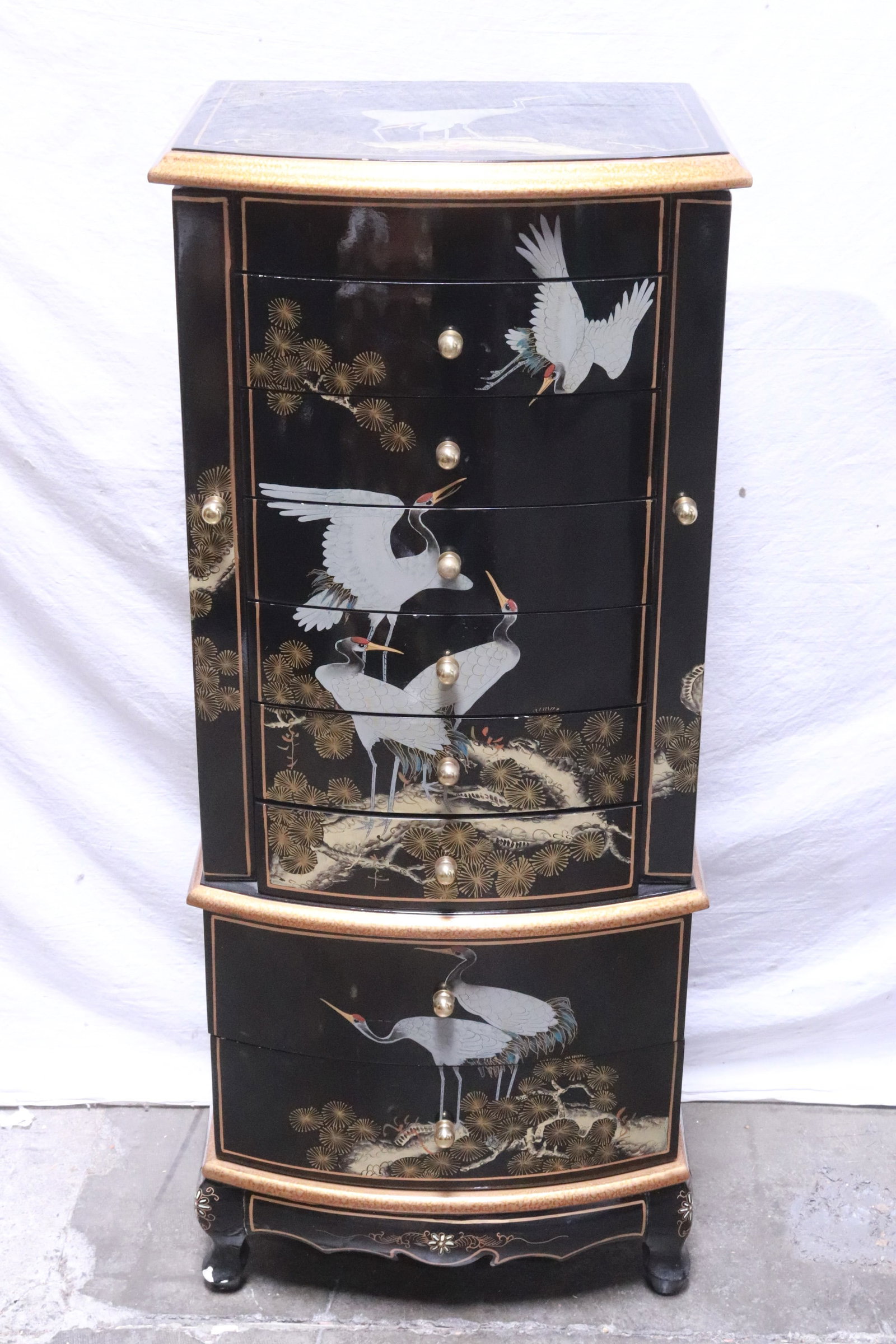 A beautiful chinoiserie style floor jewelry chest: A beautiful chinoiserie style floor jewelry chest, 42.65"x18.1"x15.6"