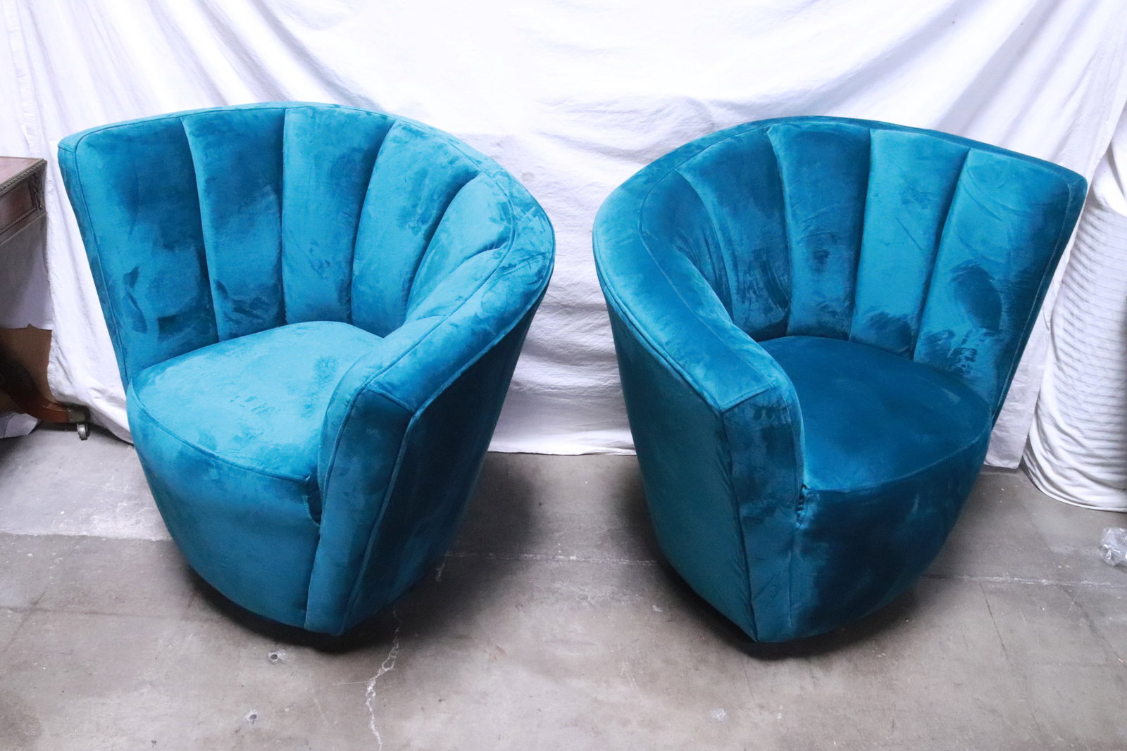 Pair modern shell motif sofa - 2