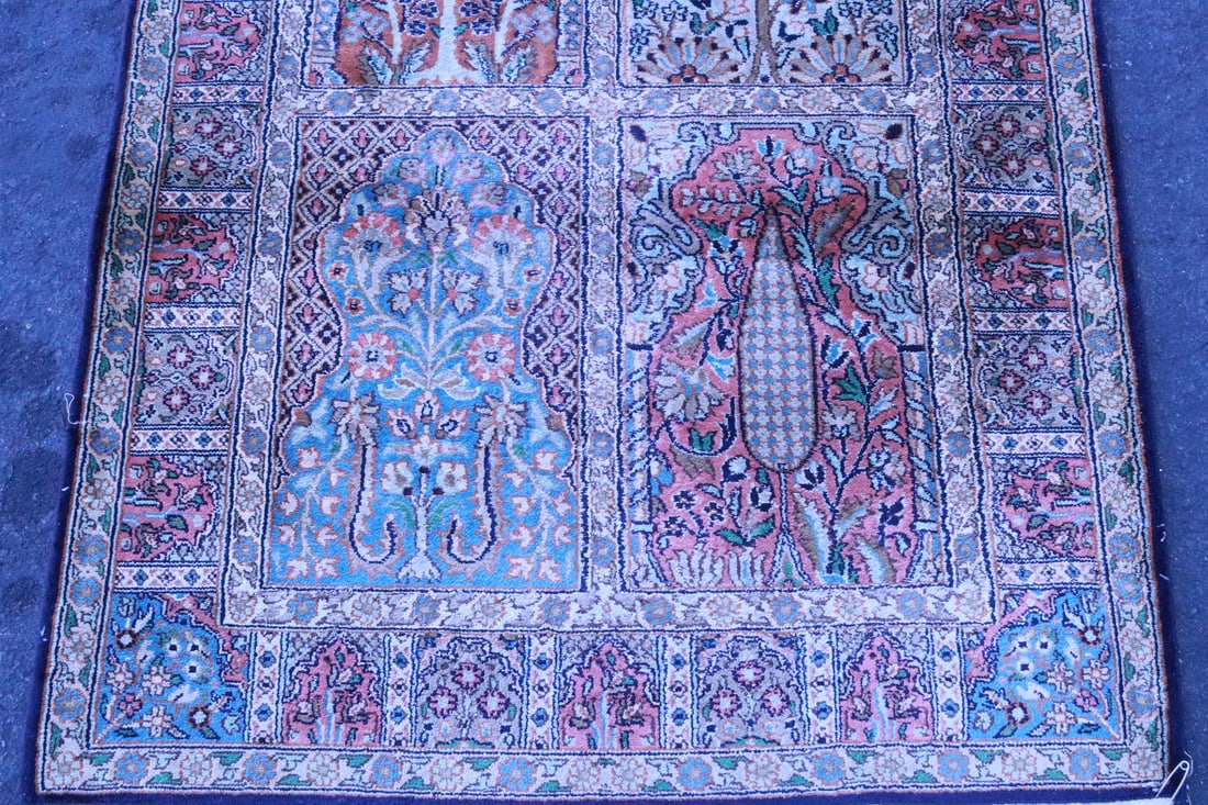 An Ossipee silk runner - 4