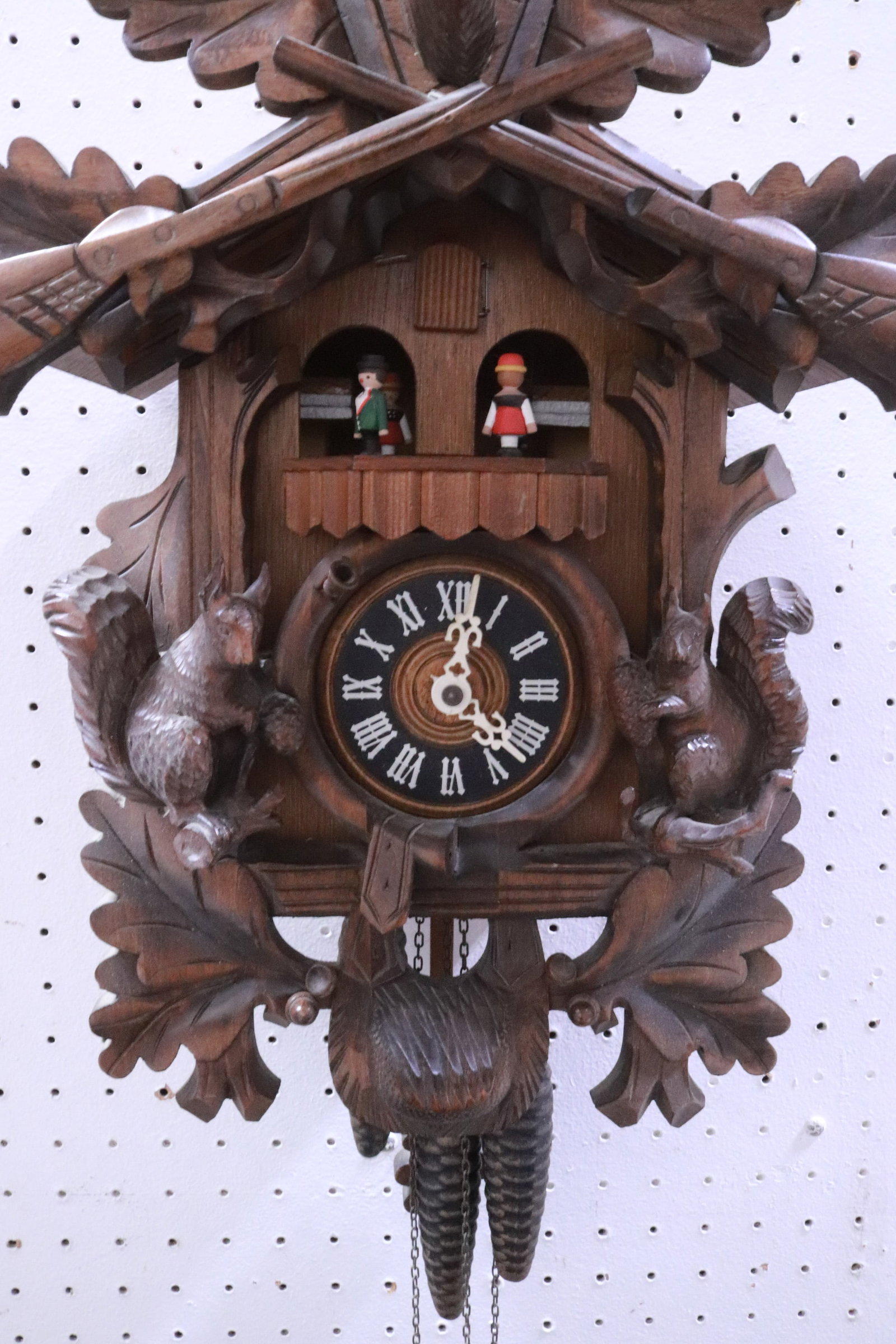 A fine carved cuckoo clock - 3