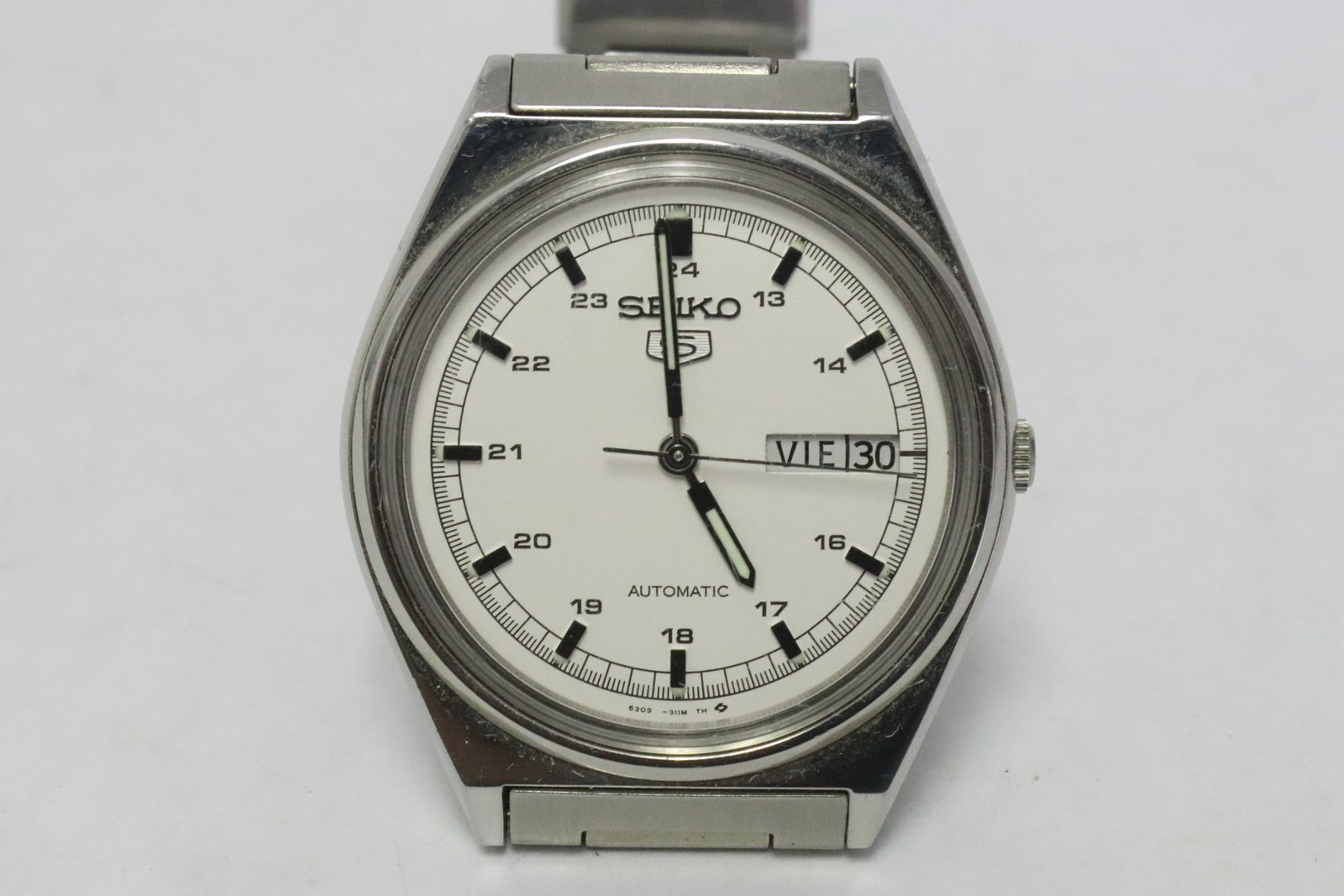 Seiko automatic men's watch: Seiko automatic men's watch, it works at time of preview, but we do not guarantee it will keep accurate time