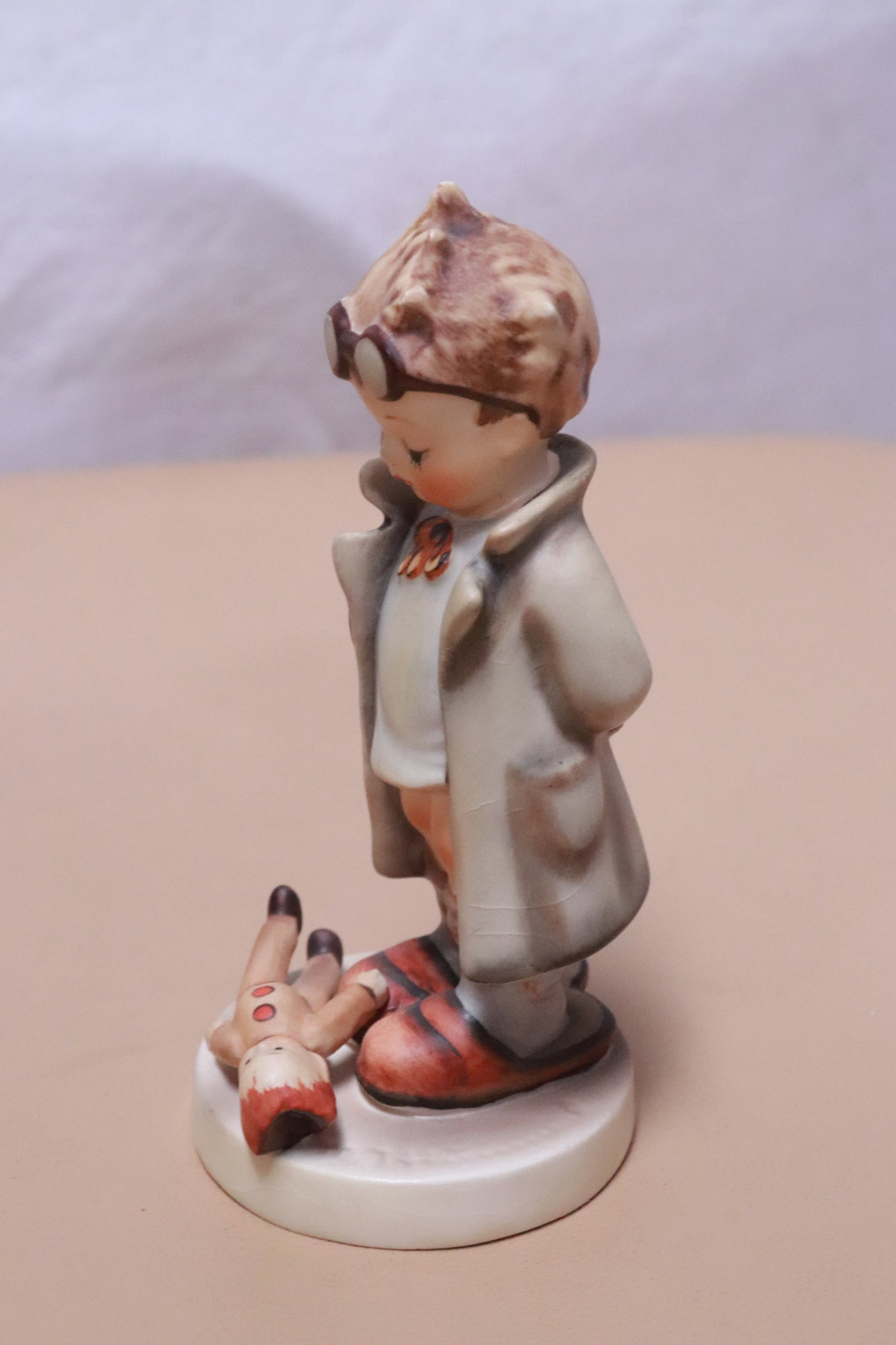 3 Hummel figurines - 3