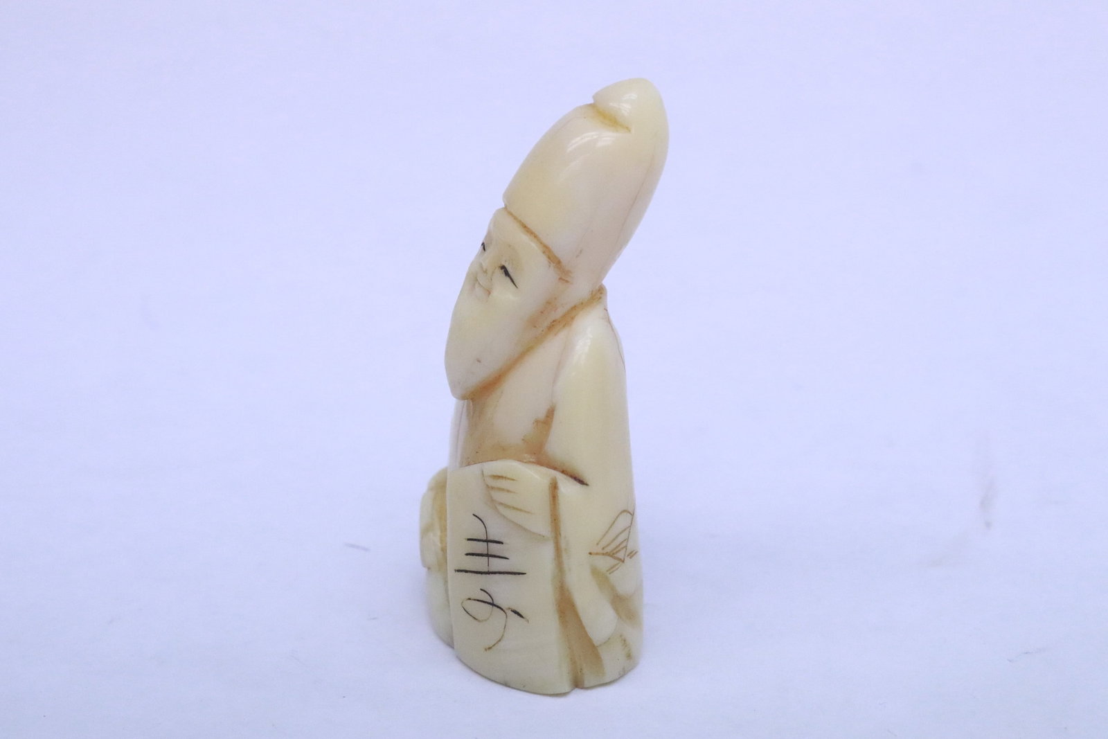 2 Japanese bone carved netsuke - 3