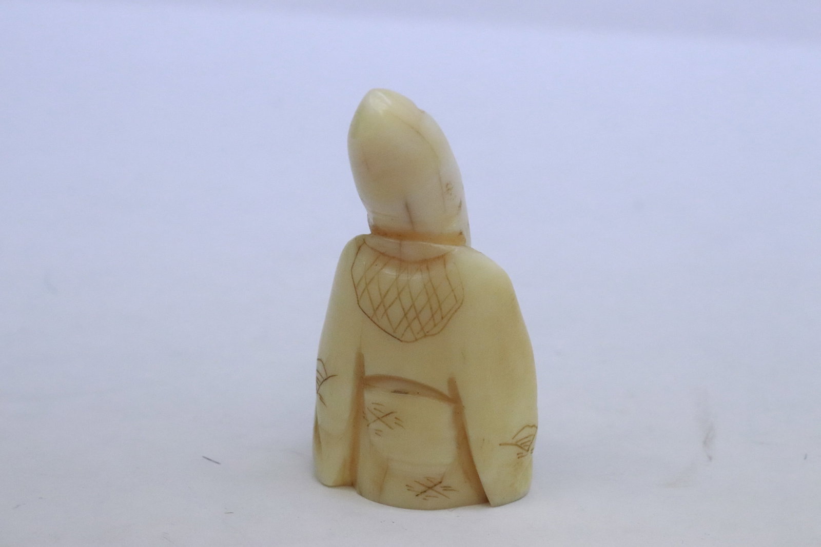 2 Japanese bone carved netsuke - 4