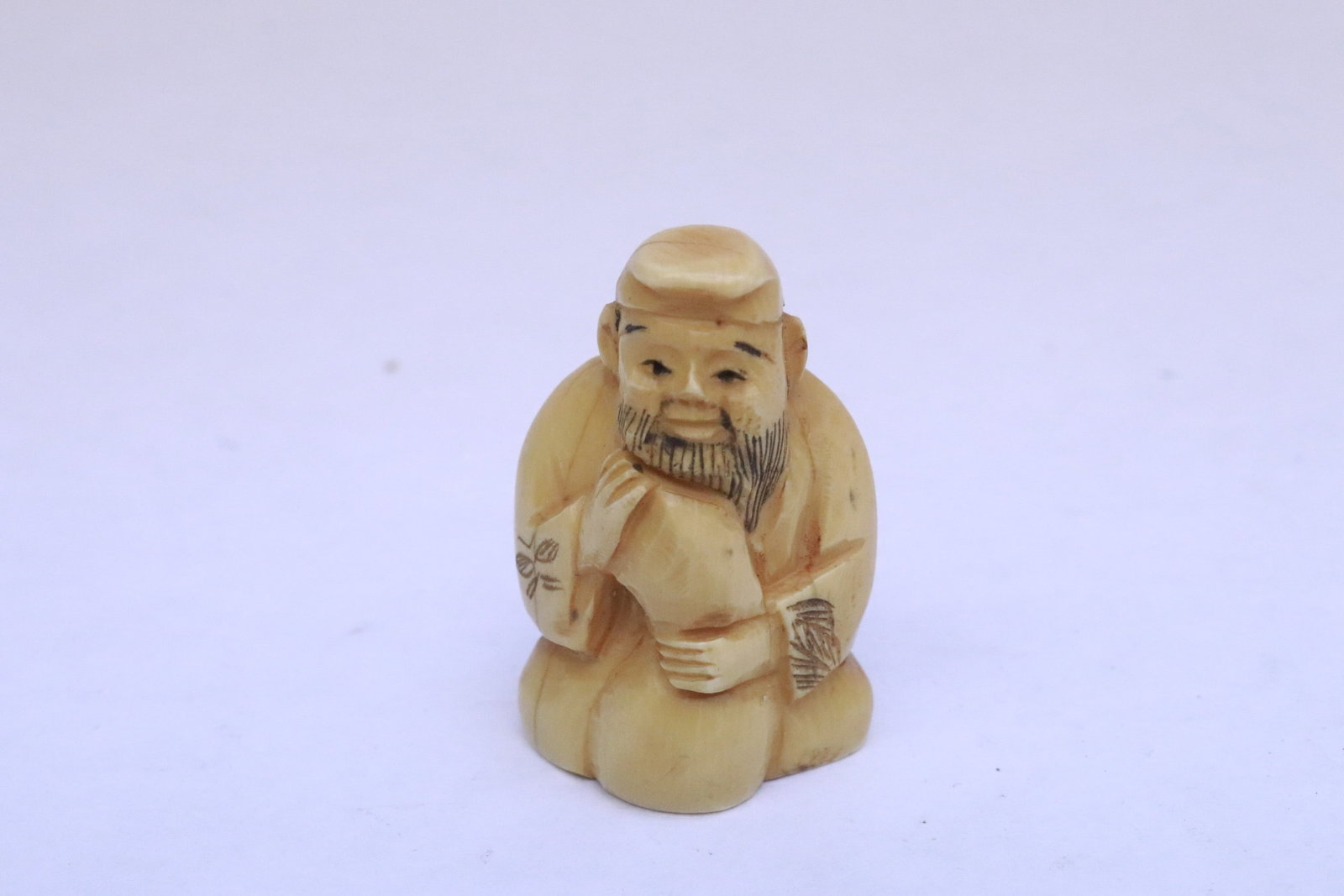 2 Japanese bone carved netsuke - 6