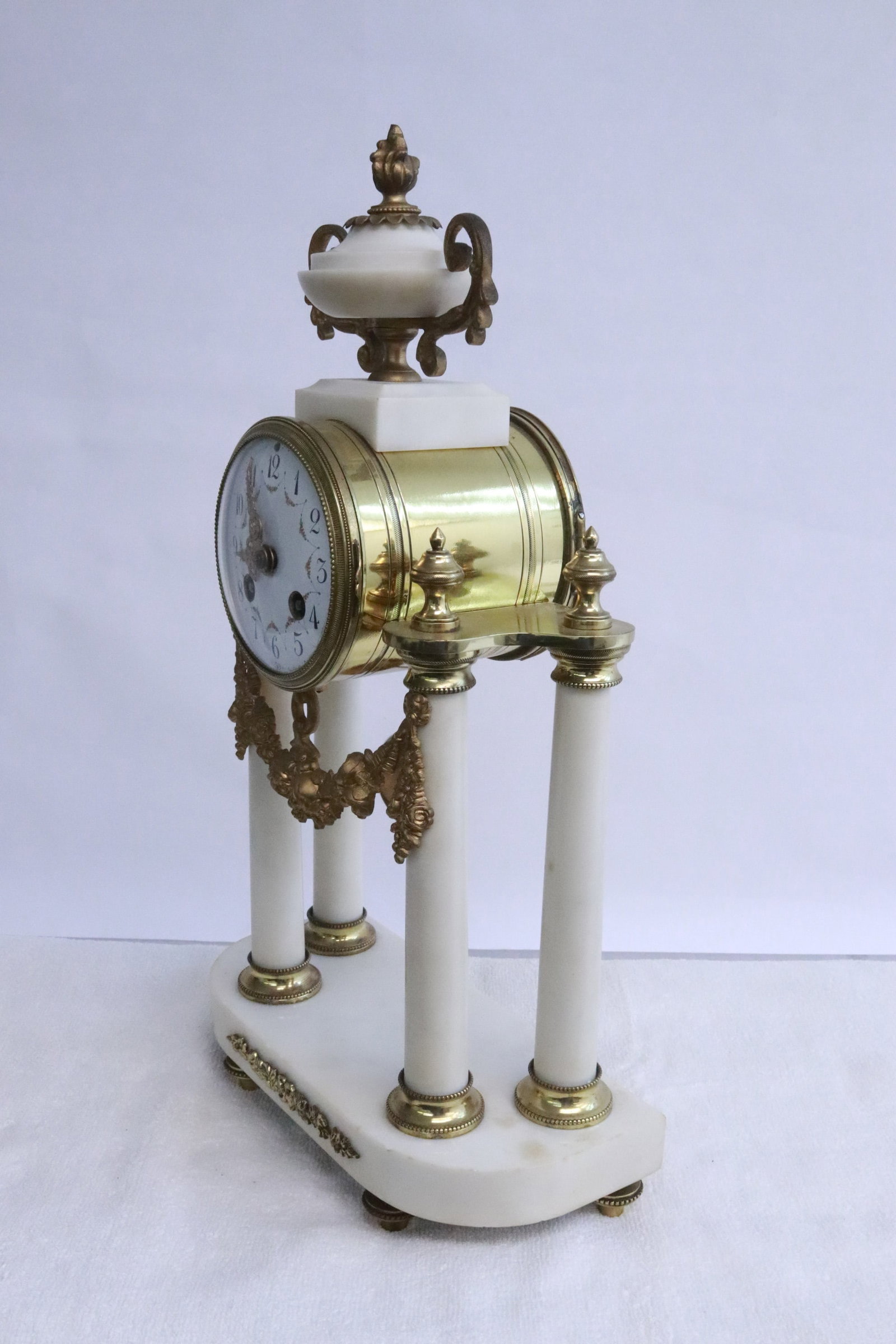 marble based table lamp with bronze ormolu - 5