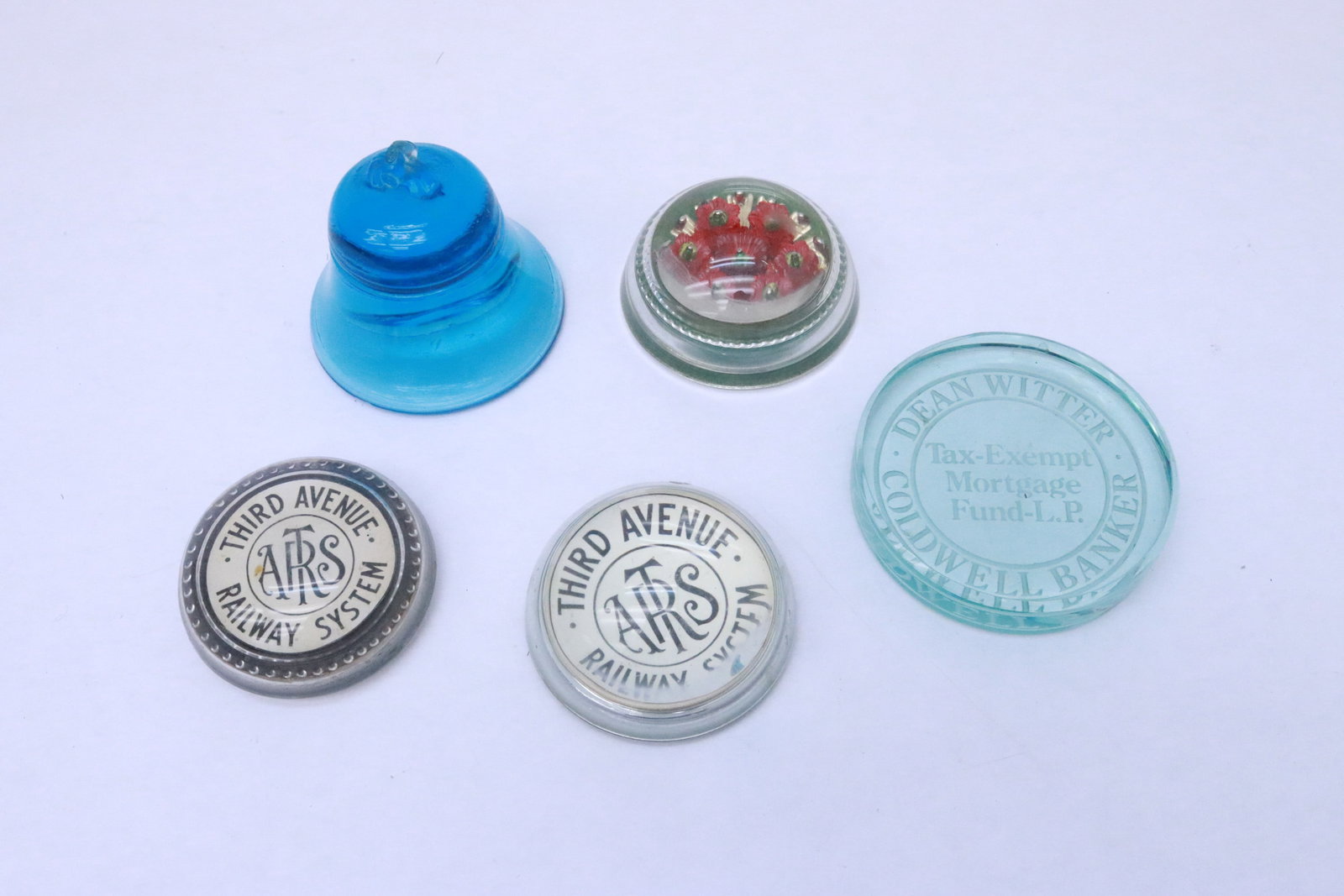 5 vintage paperweights: 5 vintage paperweights (1.35"x3"dia - 3.15"x3.35"dia); including memorabilia examples