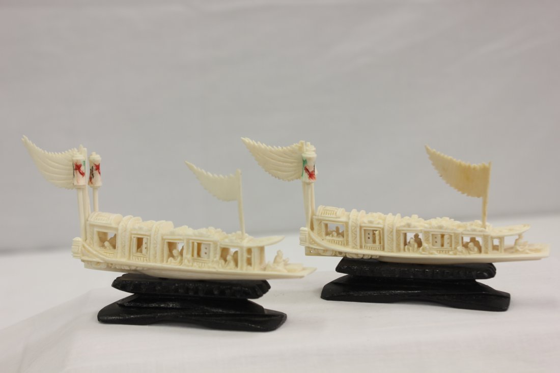 2 Chinese ivory carved sail boats with passenger: 2 Chinese ivory carved sail boats with passenger, 2"Hx5.2"x0.65" each