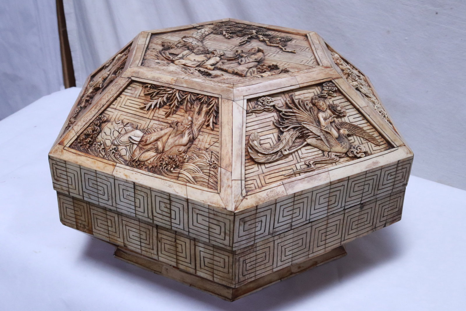 Chinese bone carved large hexagonal box - 5