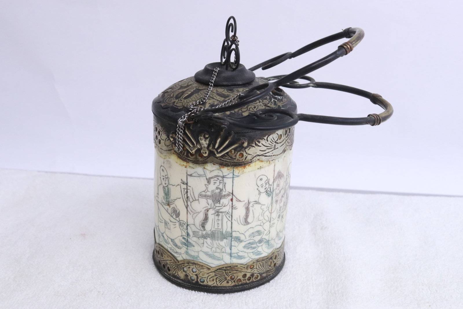 2 bone decorated tea caddies - 8